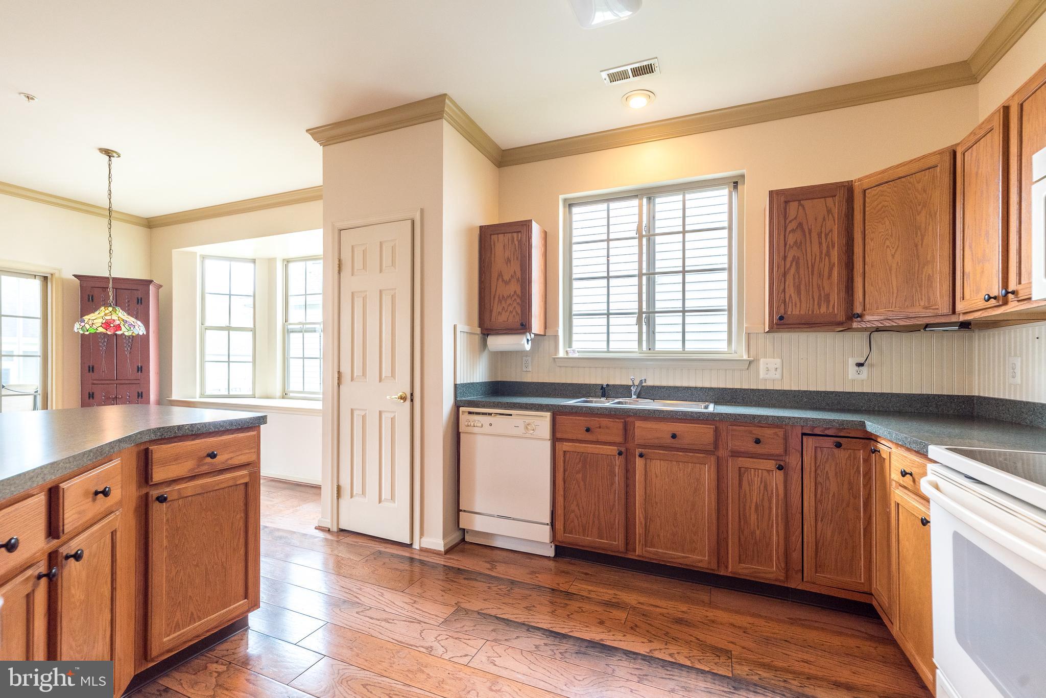 HERITAGE CR ESTS - Residential