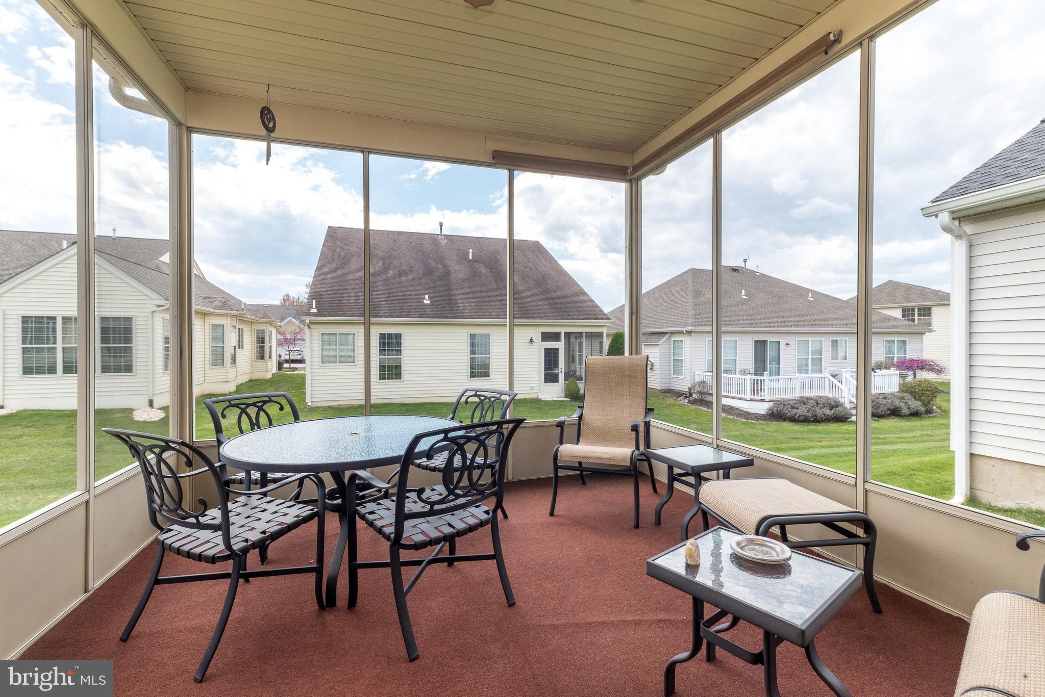 HERITAGE CR ESTS - Residential