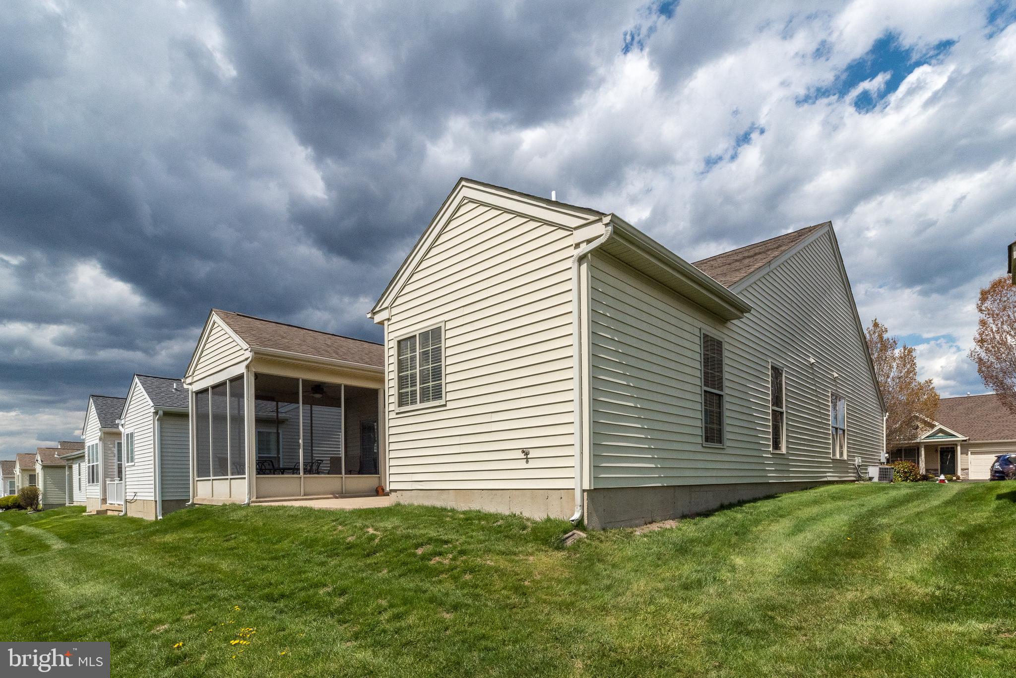 930 HAMILTON WAY