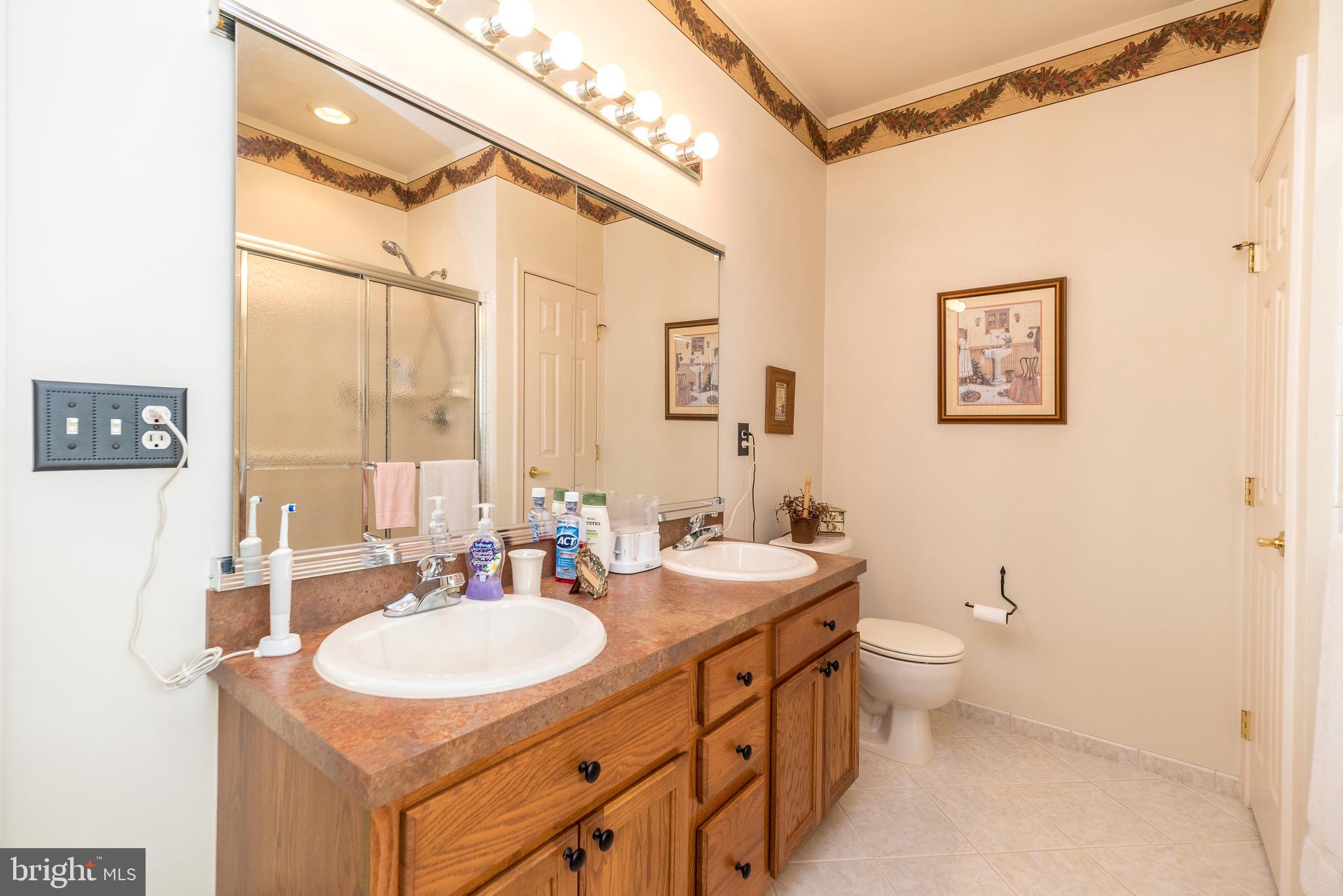 HERITAGE CR ESTS - Residential