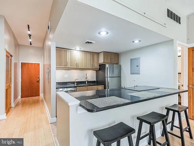 217 CHURCH STREET 2R