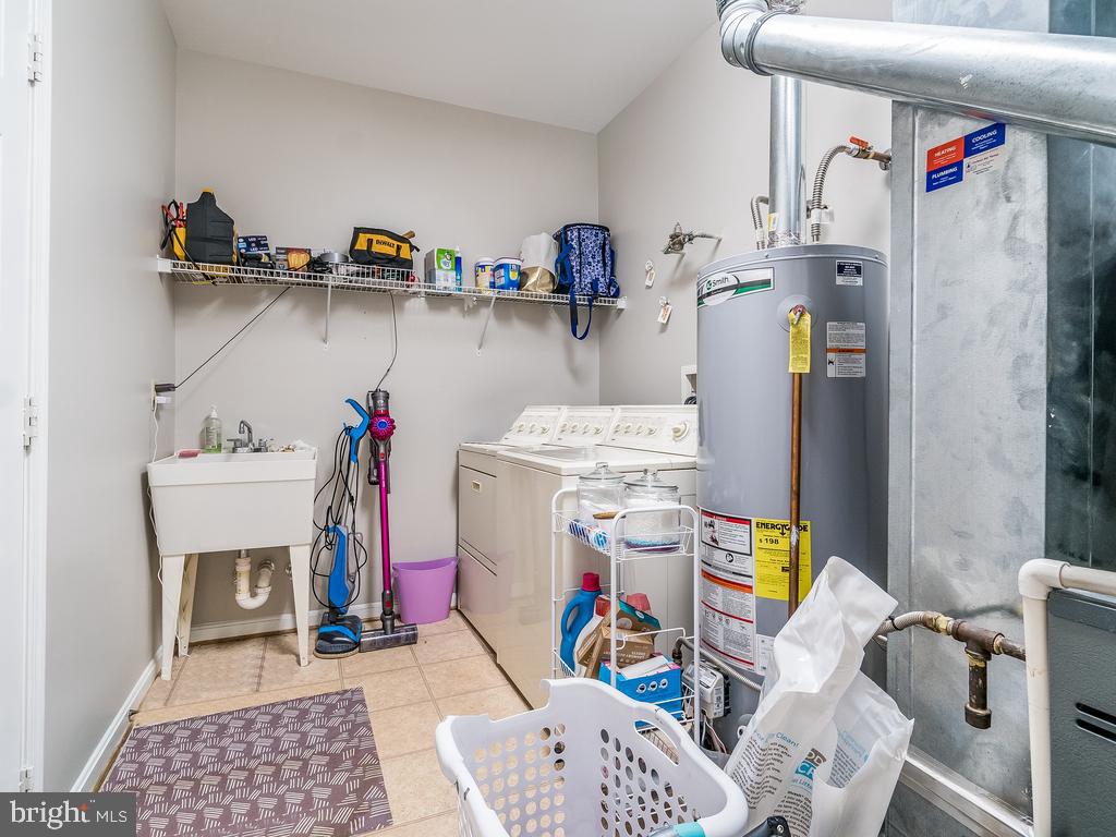 SALEM FIELDS - Residential Lease