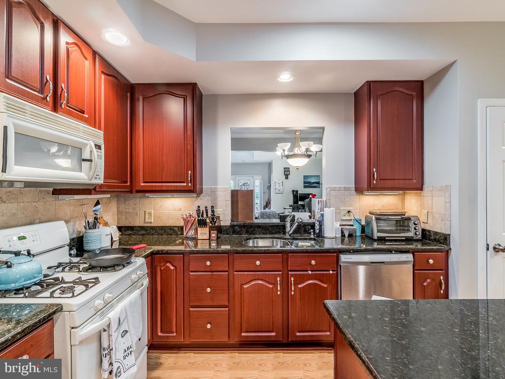 SALEM FIELDS - Residential Lease