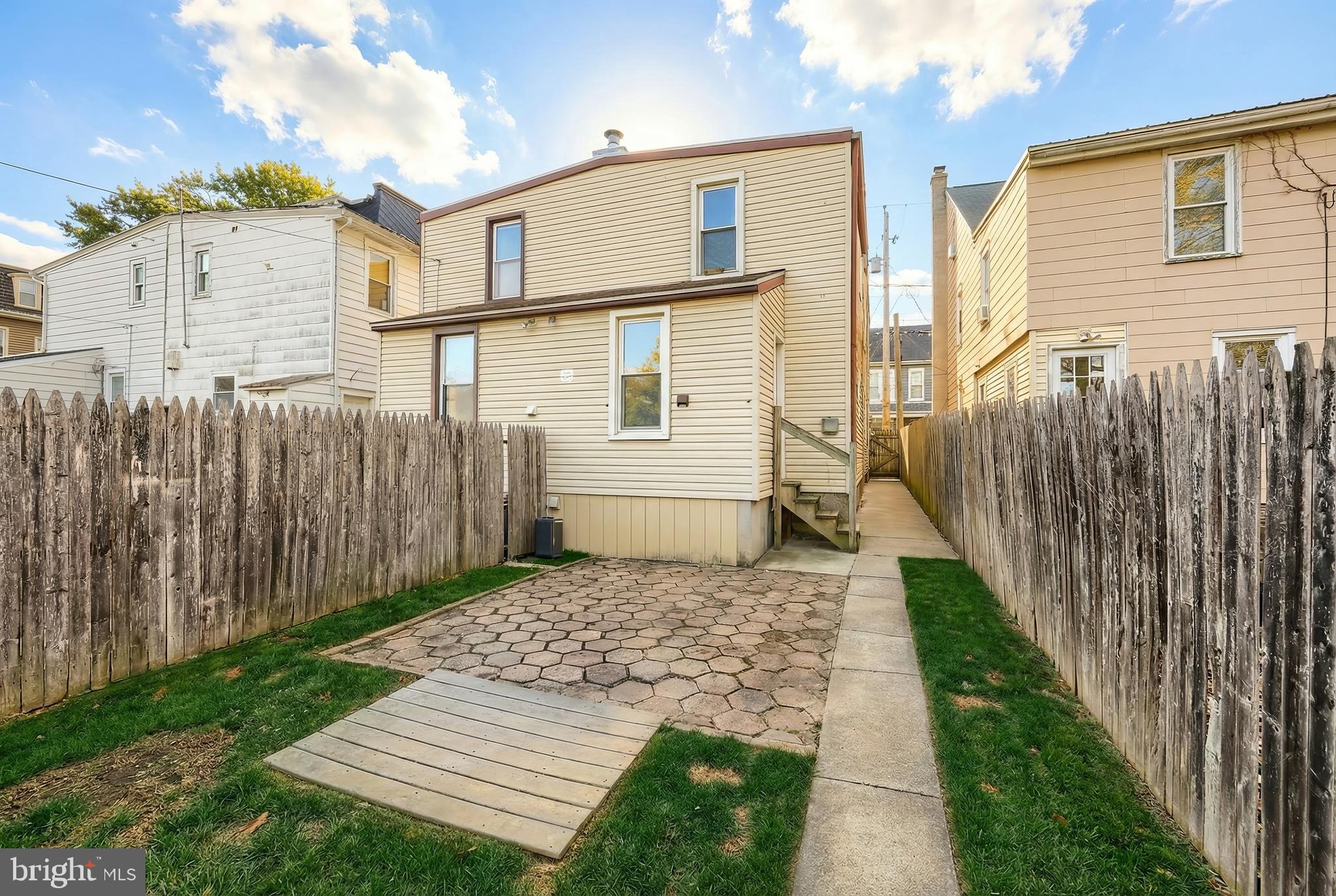 MANHEIM CENTRAL - Residential