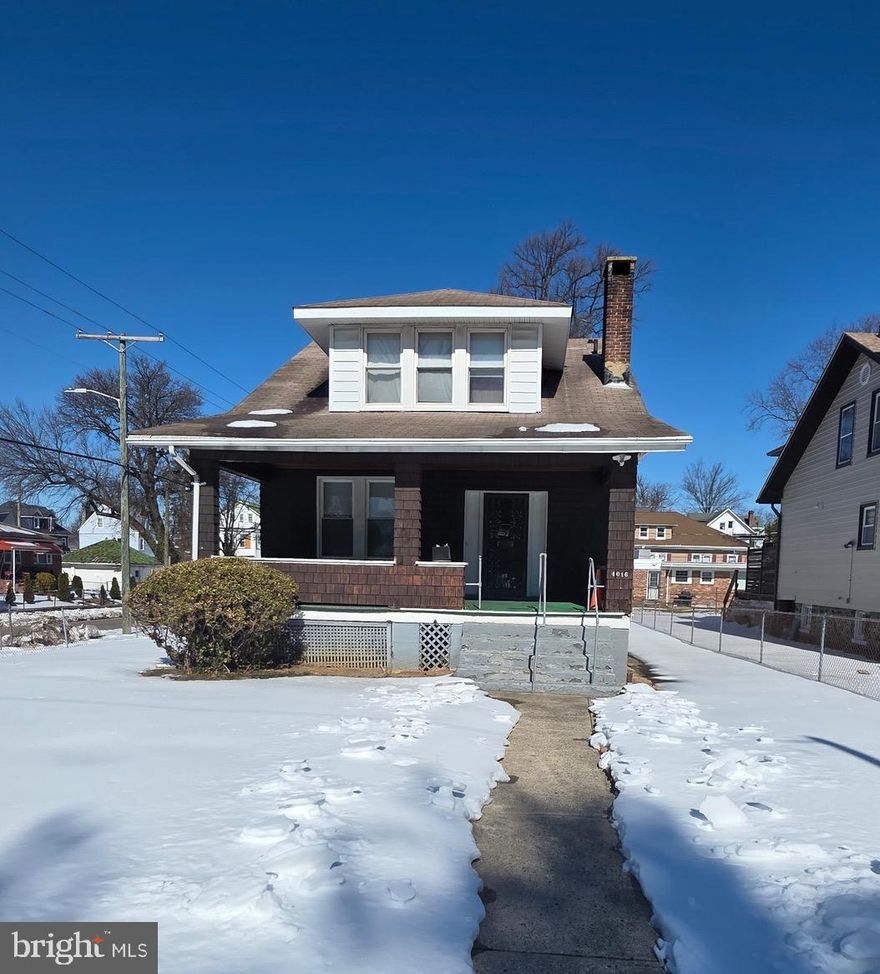 Hurry, this is house won't last!!!.  This is an investor's dream!!!  Priced to fly off the shelf.  This property boasts many desirable features that includes, but not limited to: located on a corner lot, huge rear yard, large front lawn, fenced in yard, and much more.   This house has plenty of space to make it your dream home or to customized it how you like.