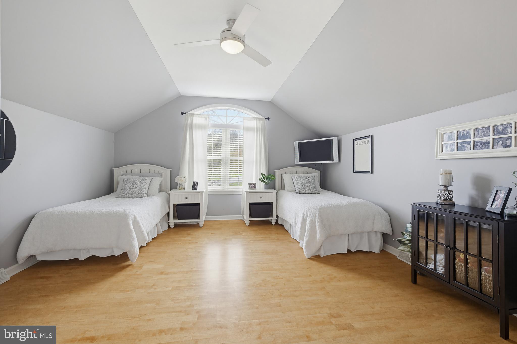 THE MEADOWS - Residential