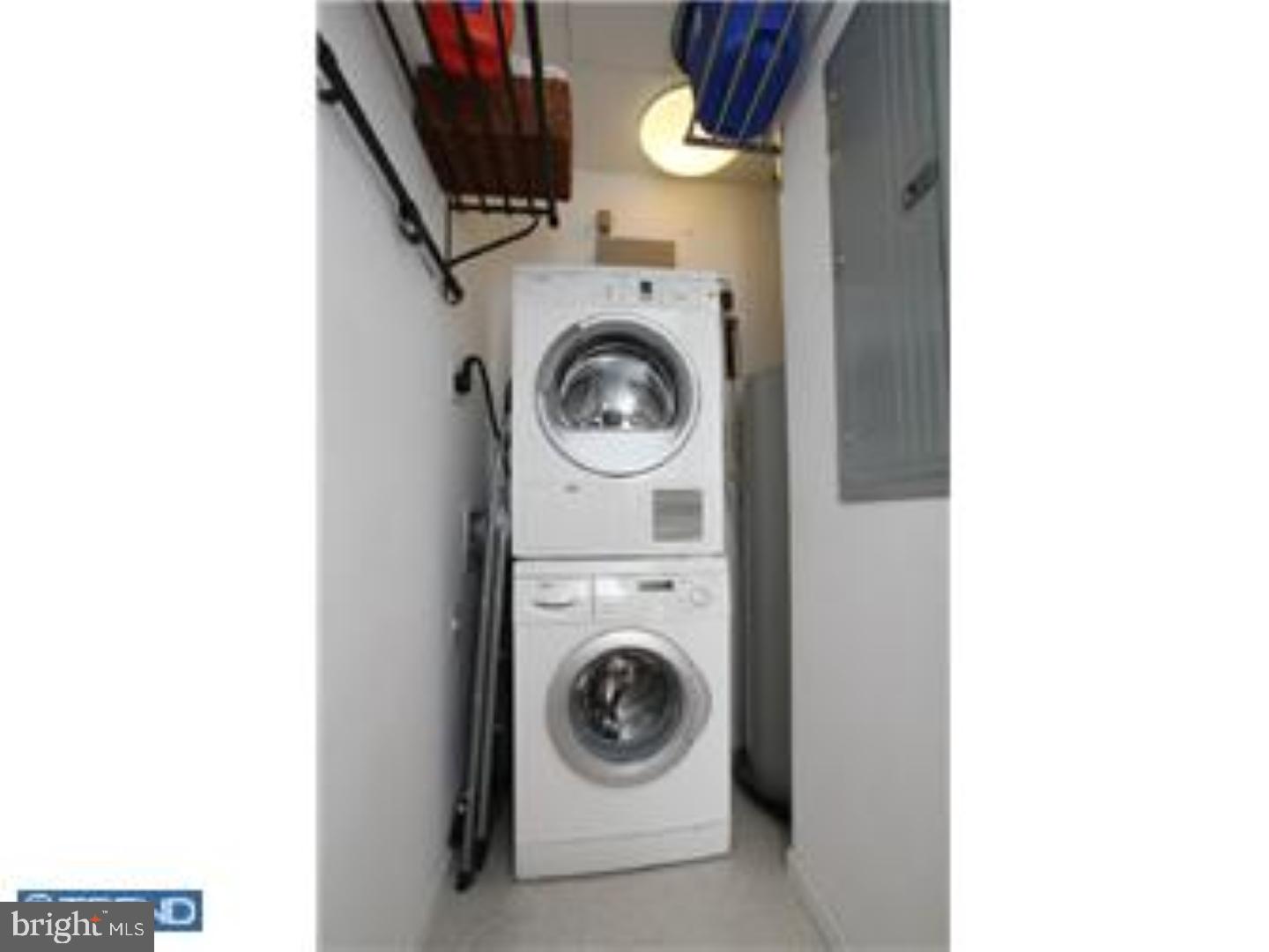 UNIVERSITY CITY - Residential Lease