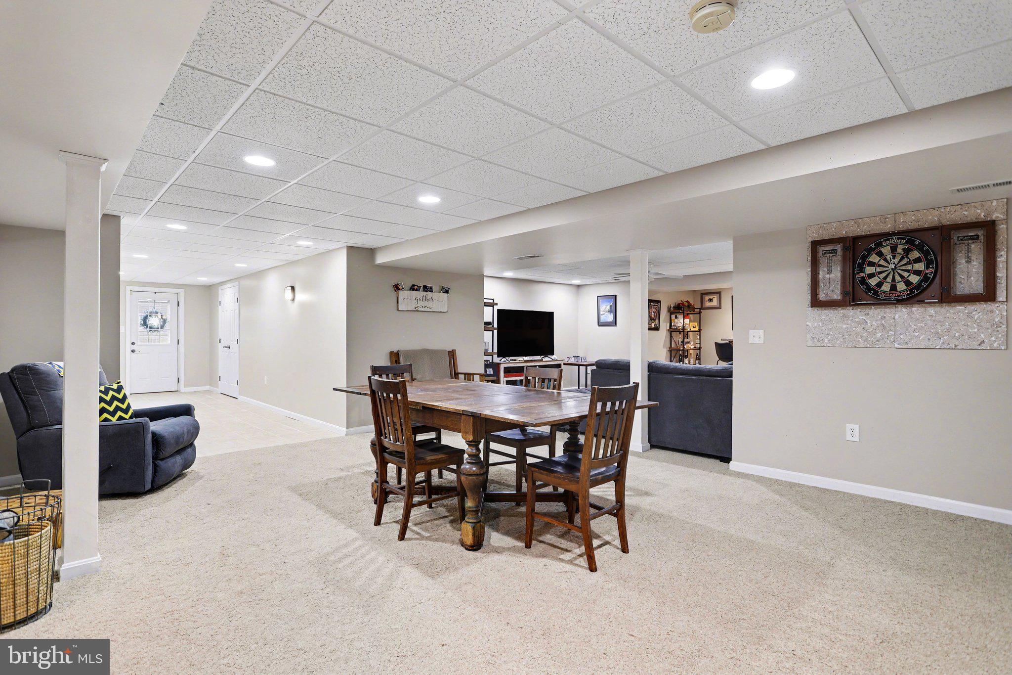 MAYERS SUMMIT - Residential