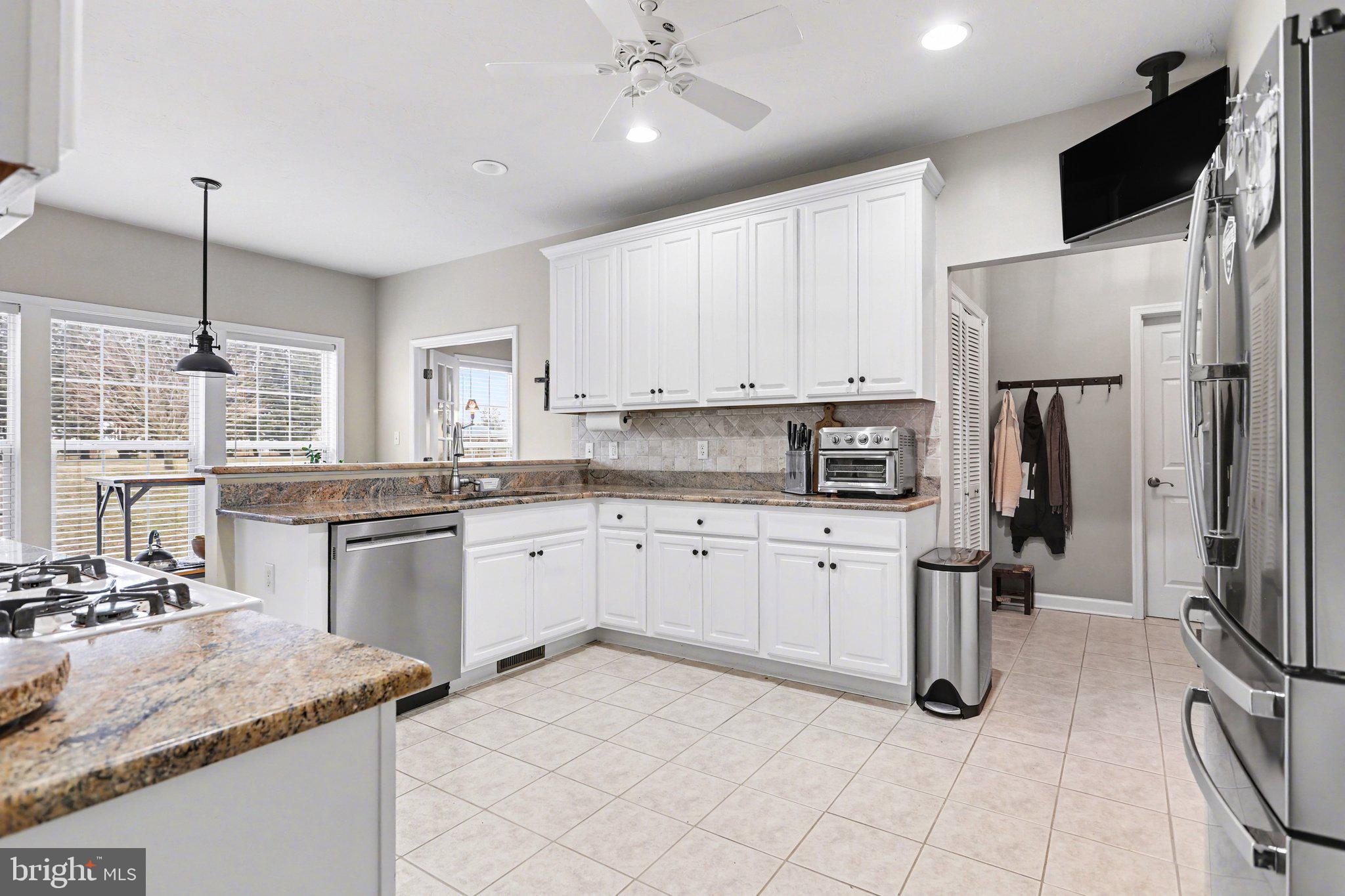 MAYERS SUMMIT - Residential