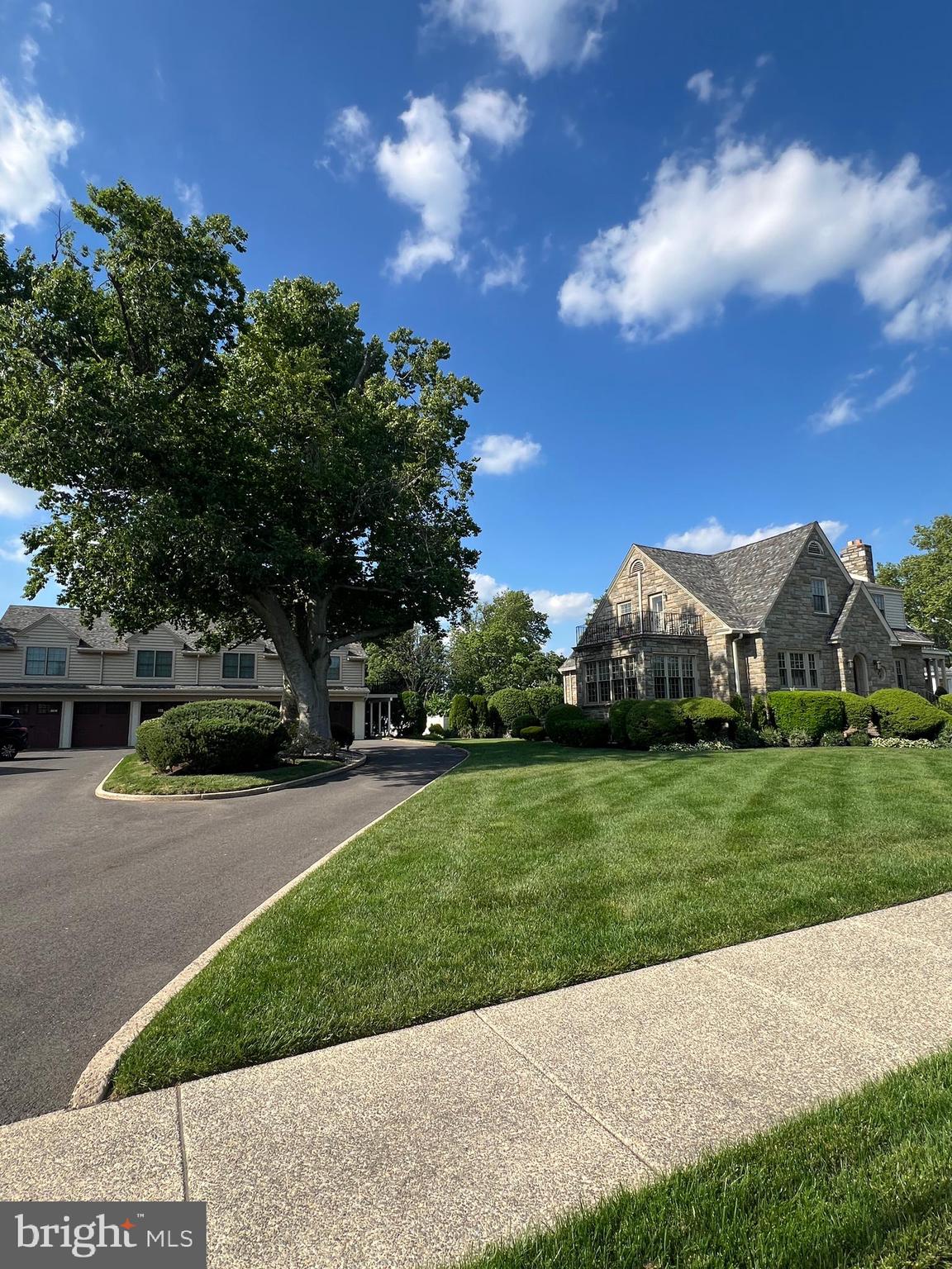 415 E MAIN STREET A / HOUSE