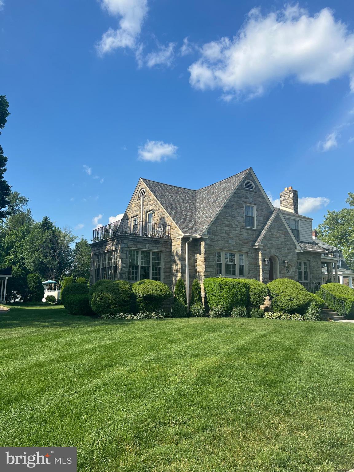415 E MAIN STREET A / HOUSE