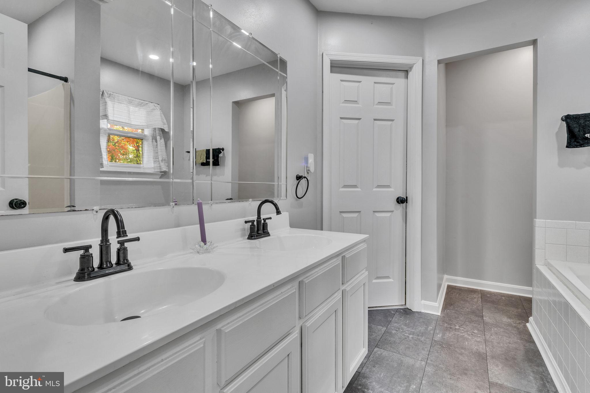 SCARBOROUGH FAIRE - Residential