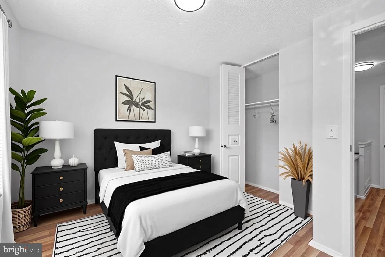 RESTON - Residential