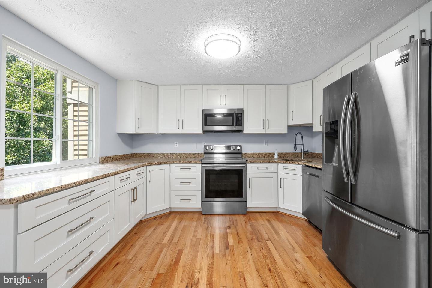 RESTON - Residential