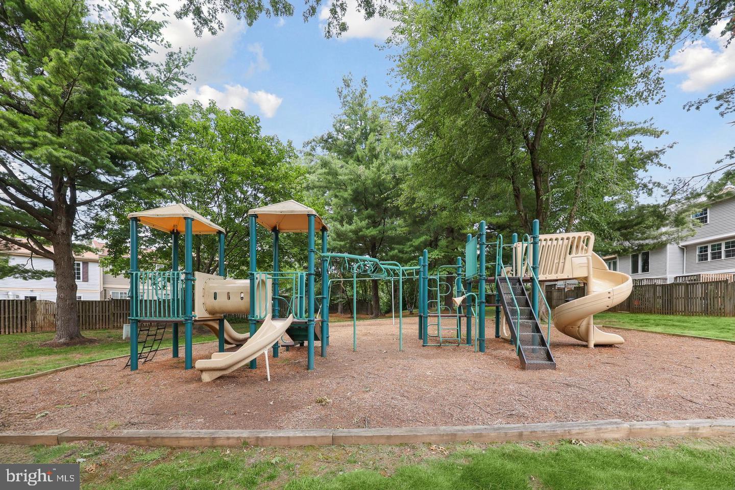 RESTON - Residential