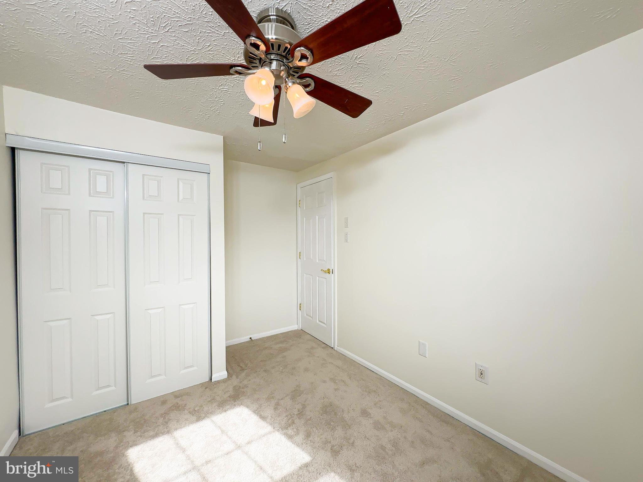 OAK POND PLAT FIVEPHASE - Residential Lease