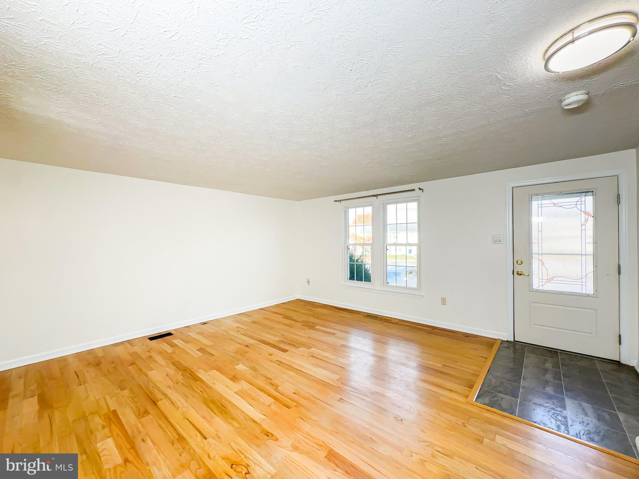 OAK POND PLAT FIVEPHASE - Residential Lease