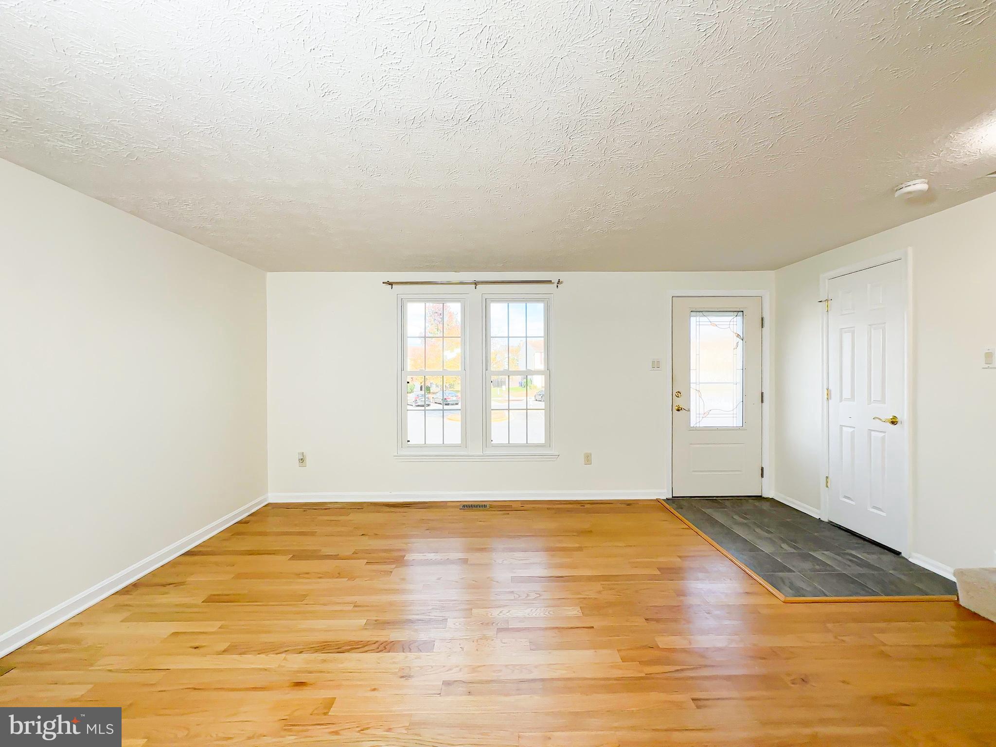 OAK POND PLAT FIVEPHASE - Residential Lease