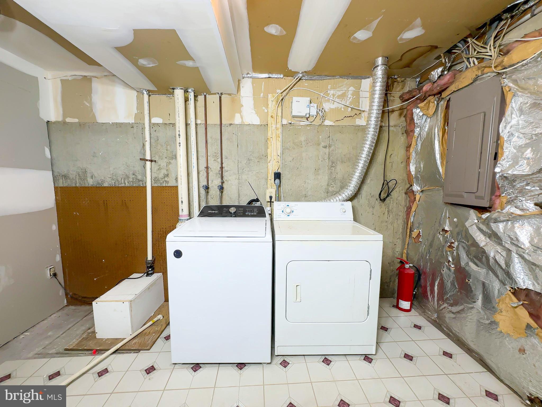 OAK POND PLAT FIVEPHASE - Residential Lease