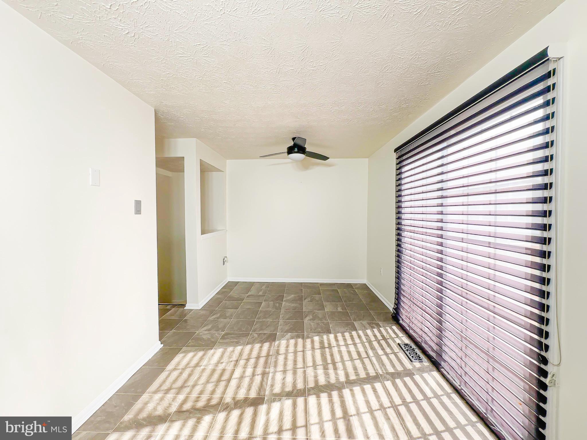 OAK POND PLAT FIVEPHASE - Residential Lease