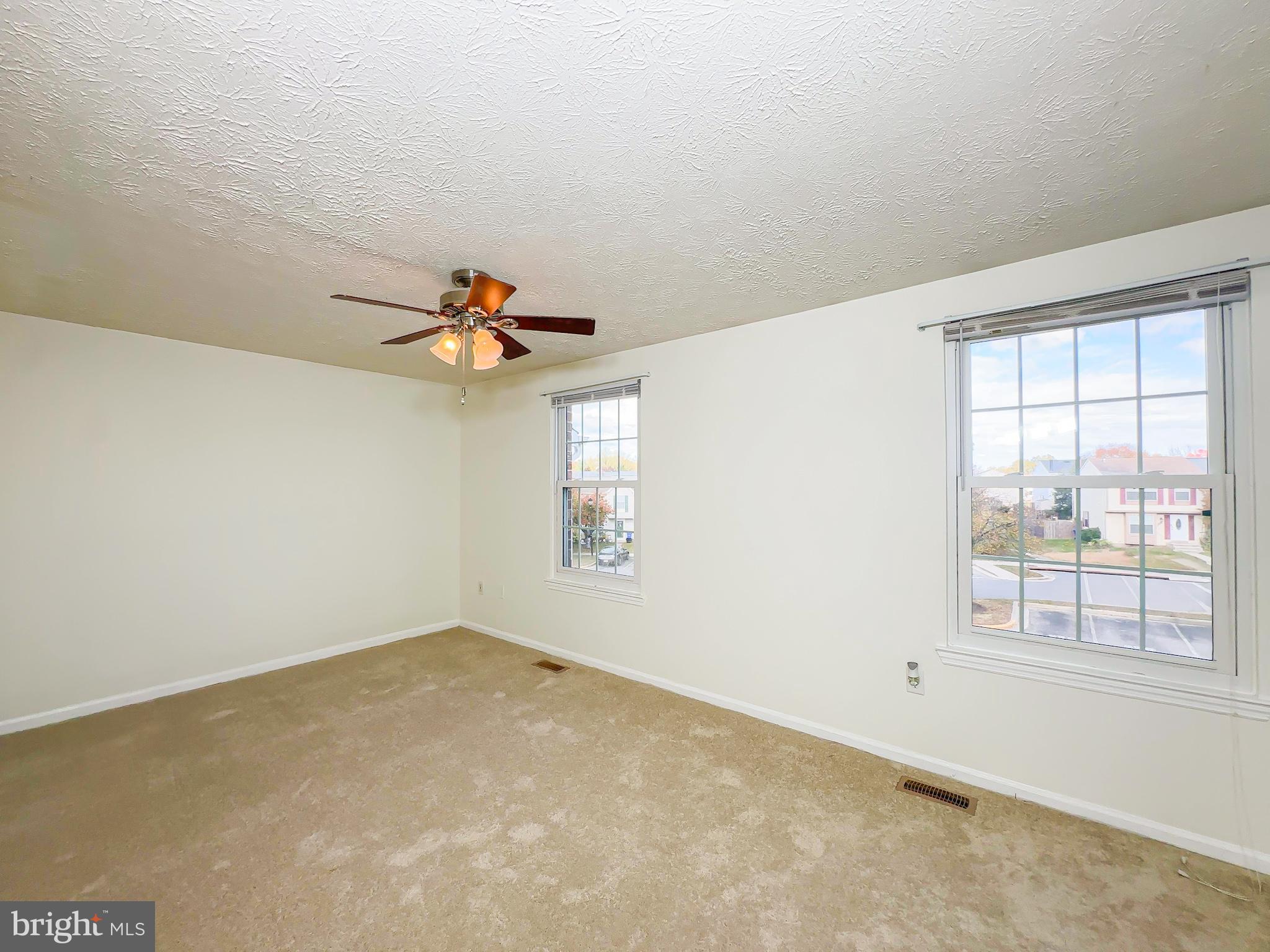 OAK POND PLAT FIVEPHASE - Residential Lease