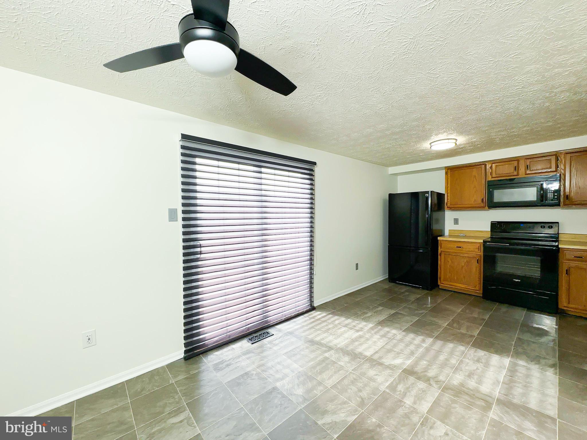 OAK POND PLAT FIVEPHASE - Residential Lease