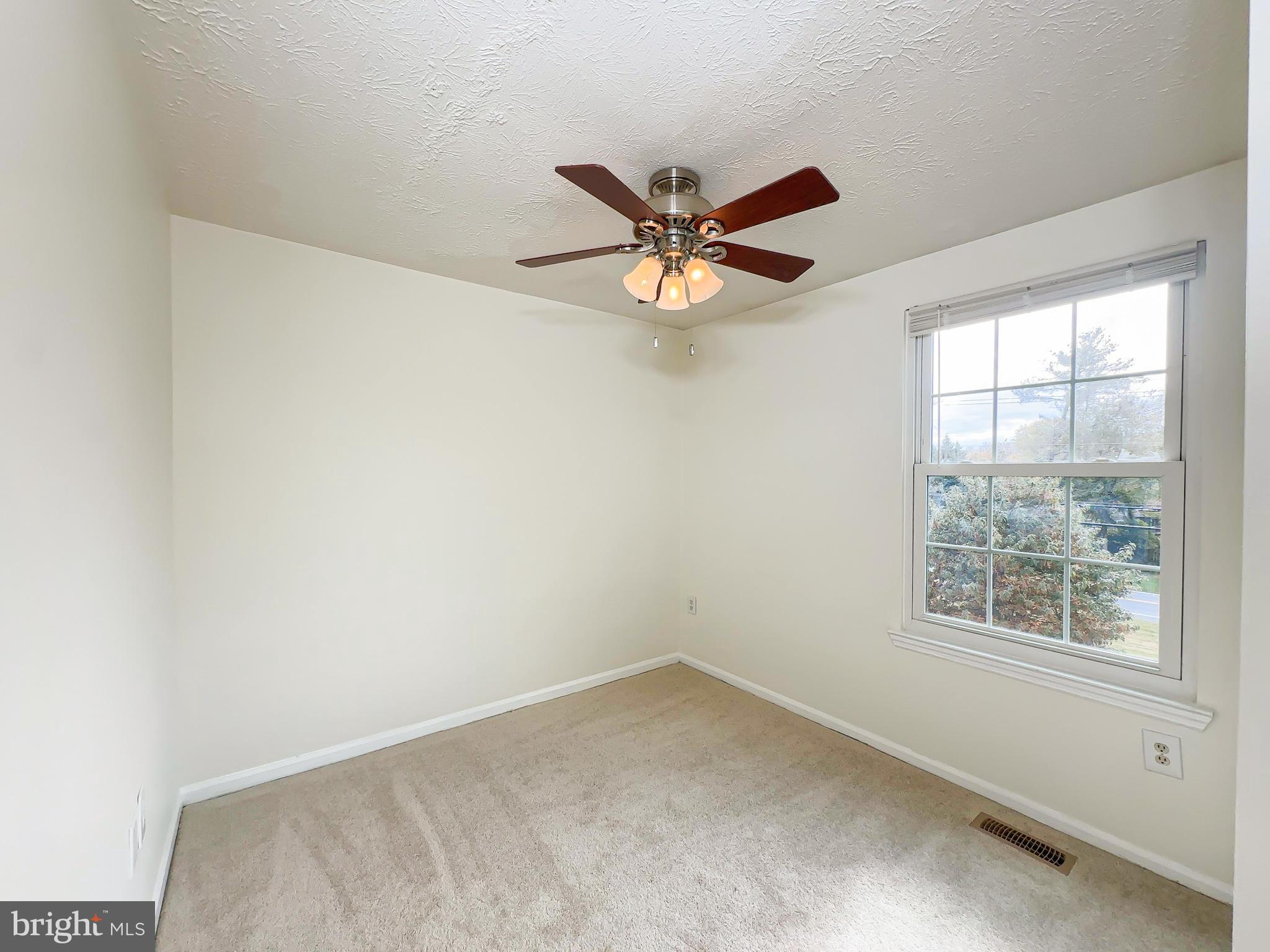 OAK POND PLAT FIVEPHASE - Residential Lease