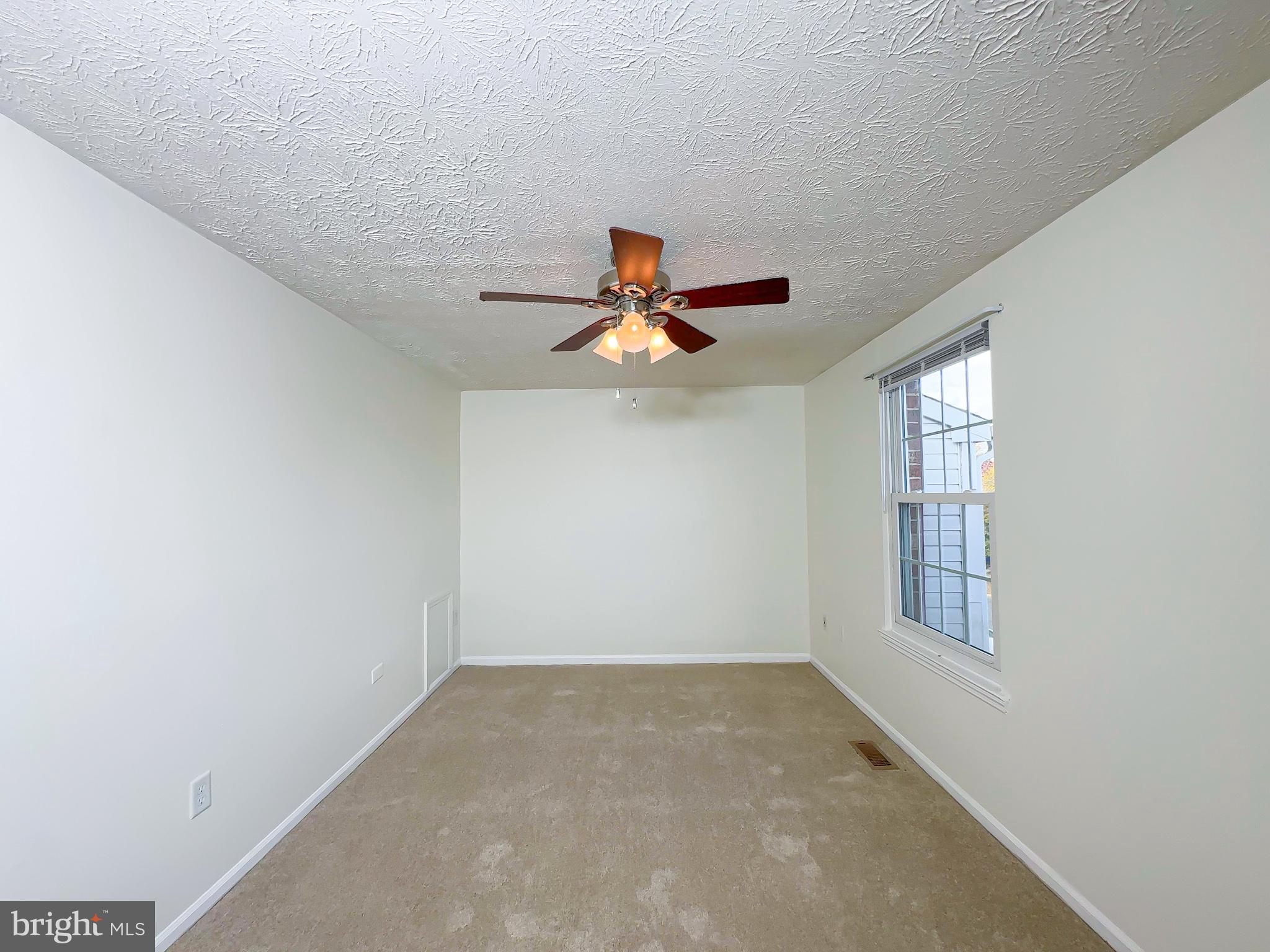 OAK POND PLAT FIVEPHASE - Residential Lease