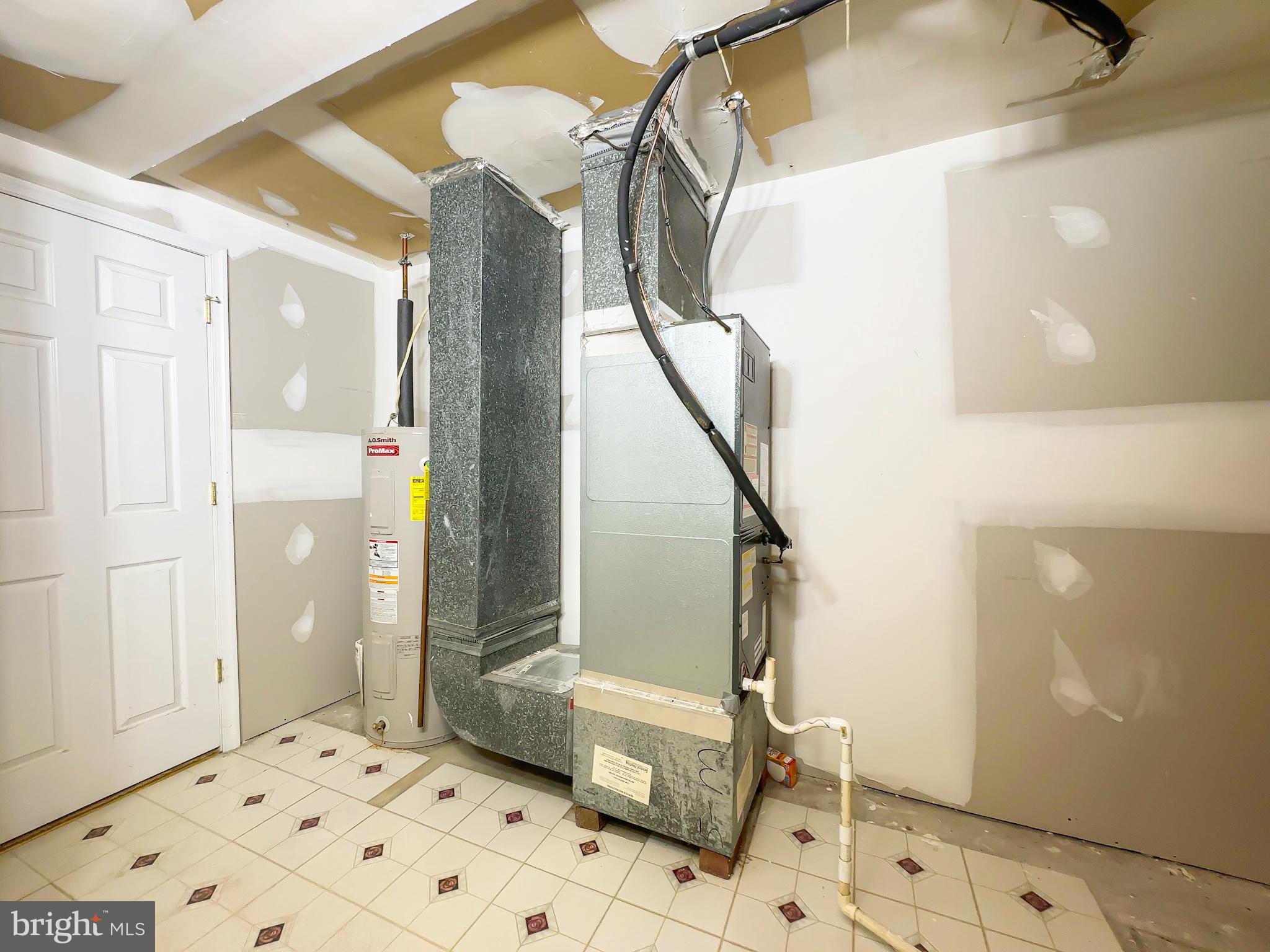 OAK POND PLAT FIVEPHASE - Residential Lease