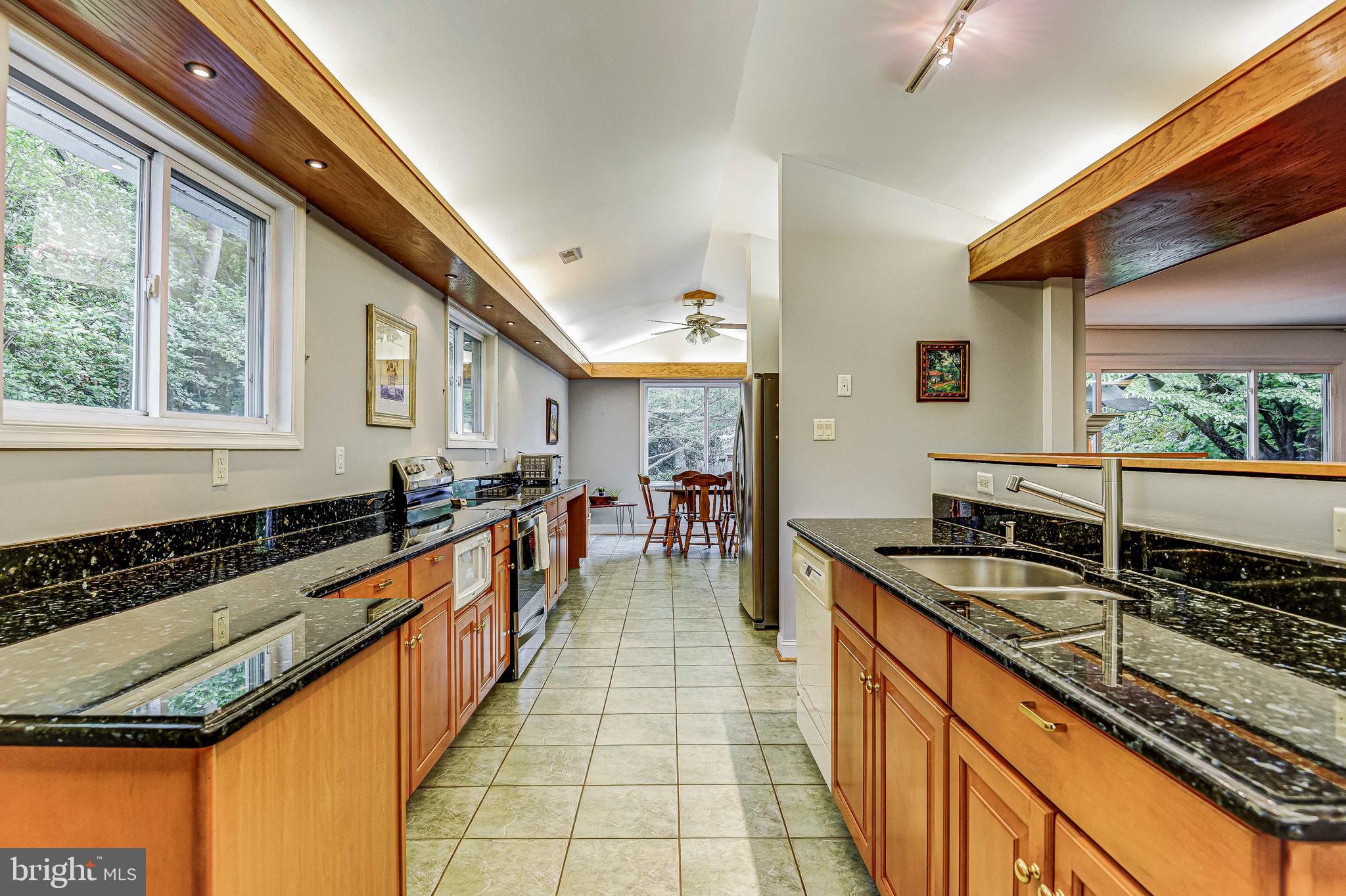 WHITE FLINT PARK - Residential Lease