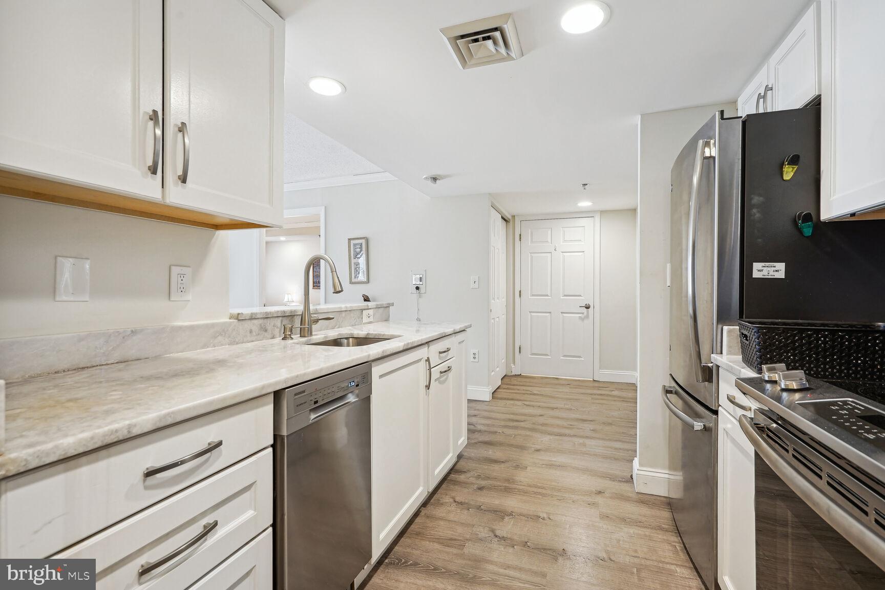 THE JEFFERSON - SUNRISE SENIOR LIVING - Residential Lease