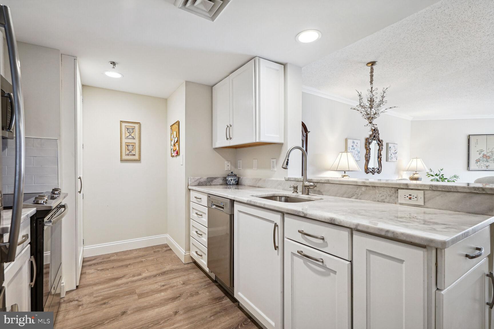 THE JEFFERSON - SUNRISE SENIOR LIVING - Residential Lease