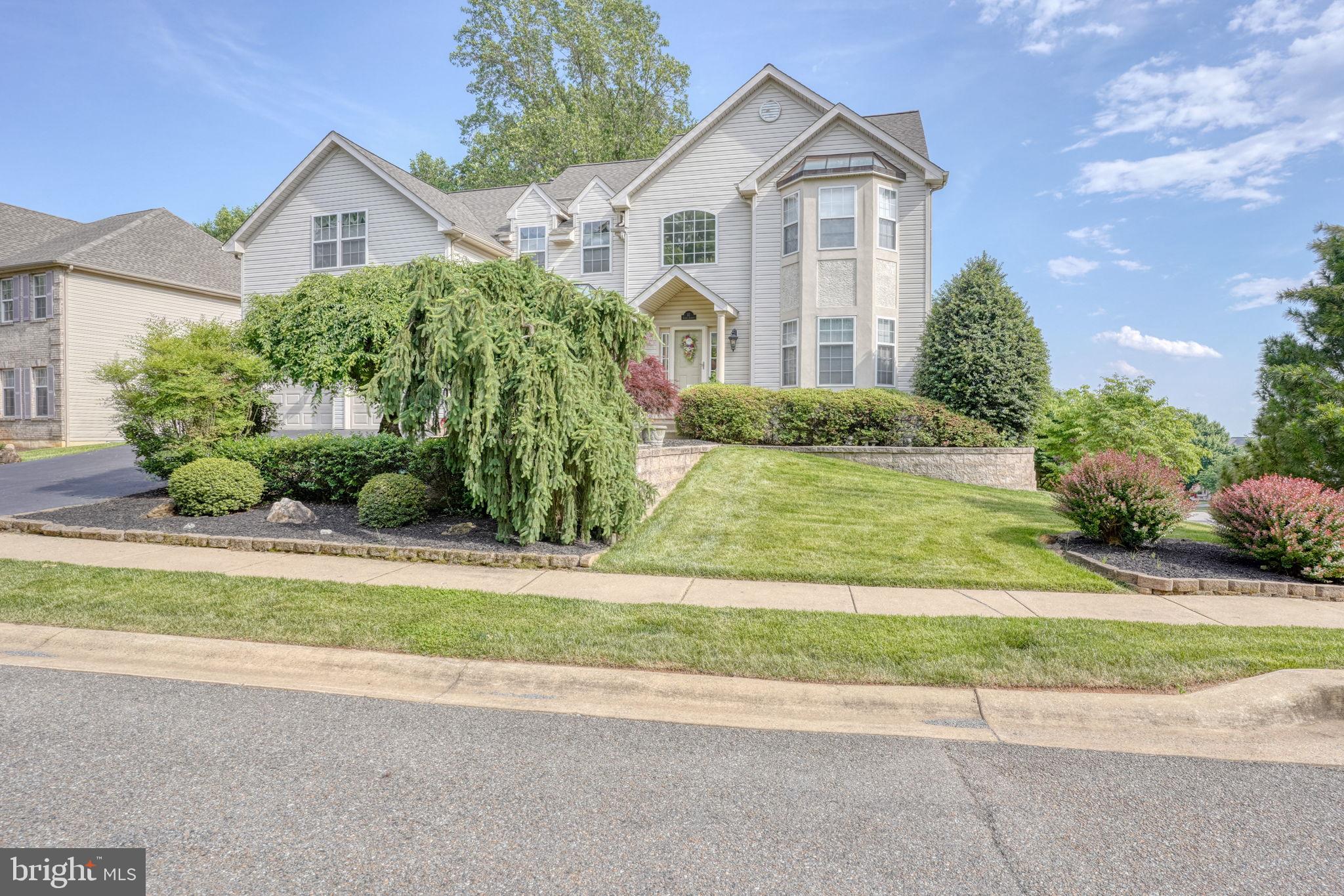 37 LYNAM LOOKOUT DRIVE