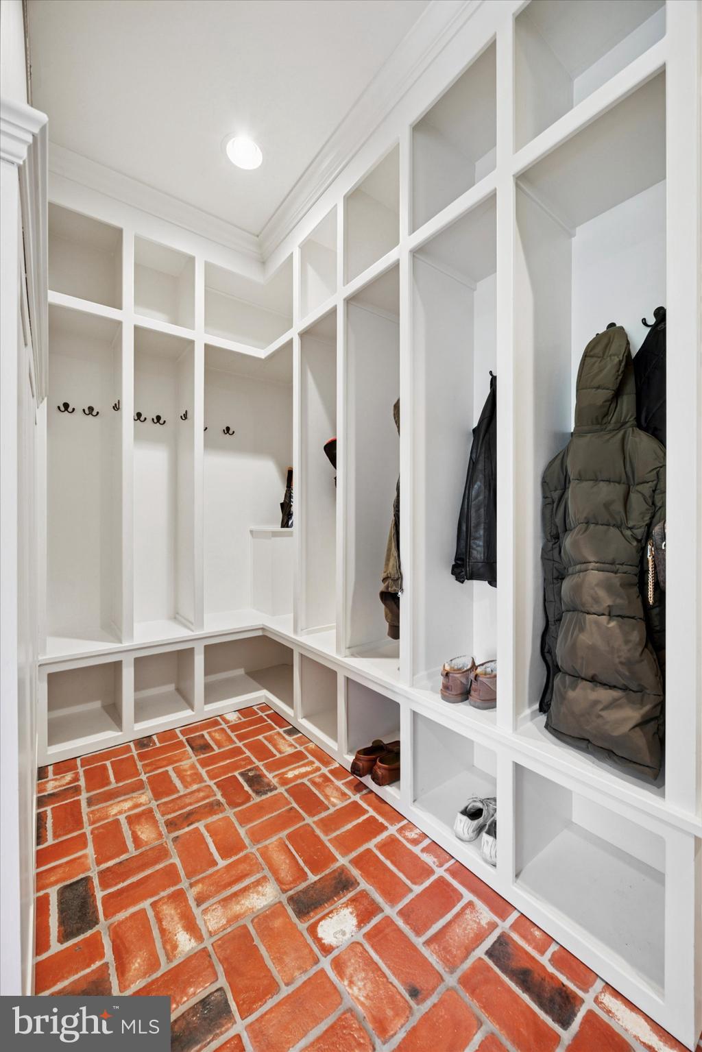 BRICK HOUSE FARM - Residential