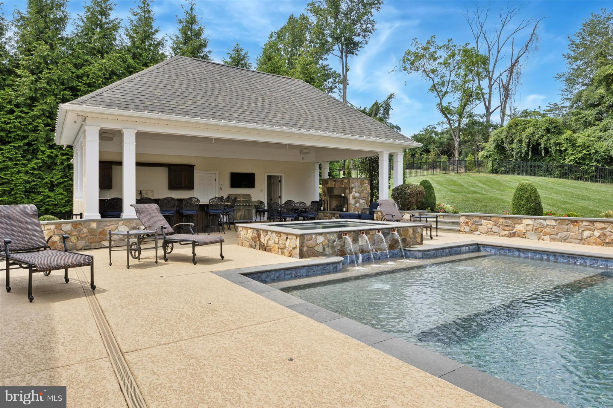 BRICK HOUSE FARM - Residential