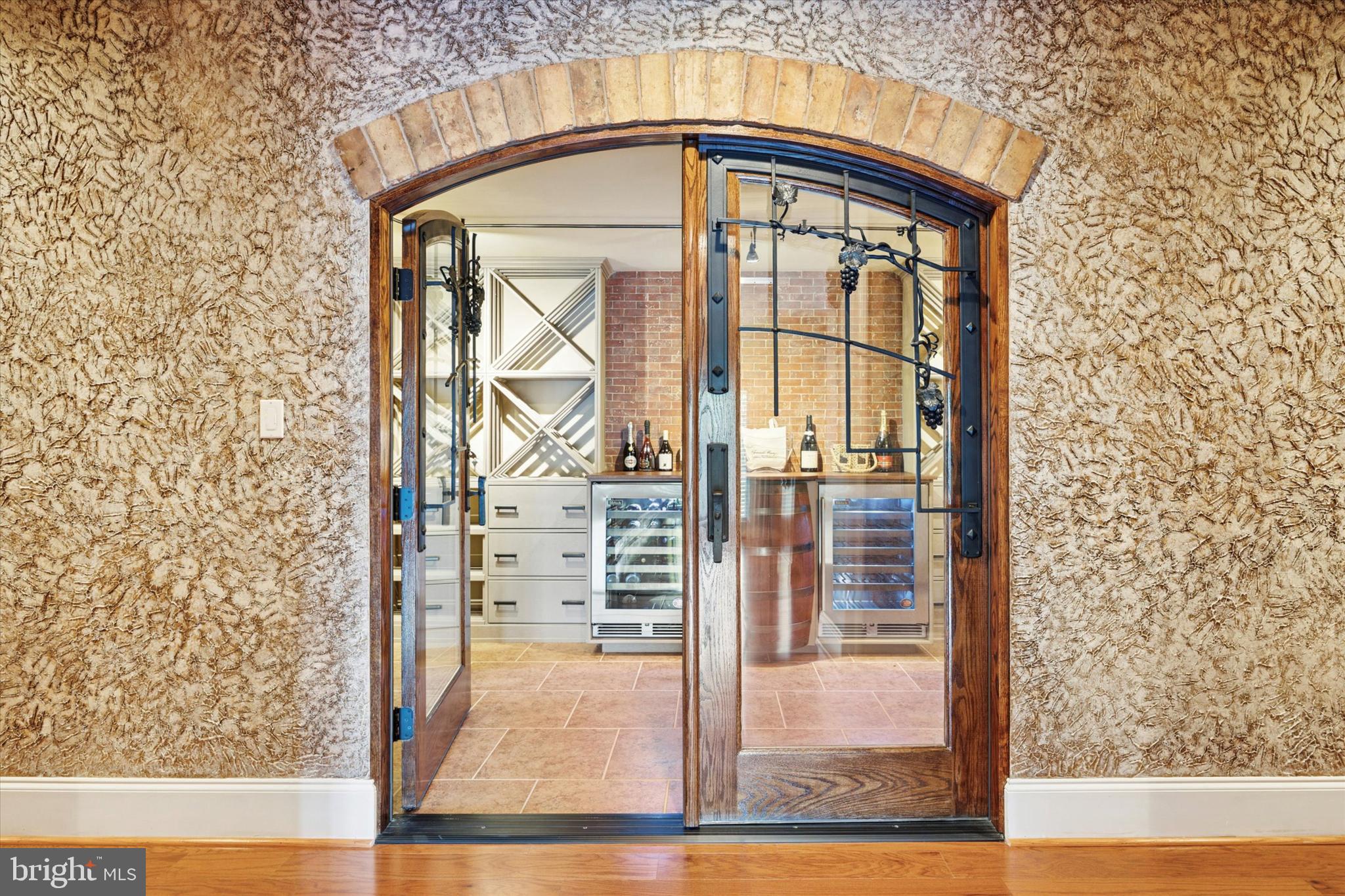 BRICK HOUSE FARM - Residential