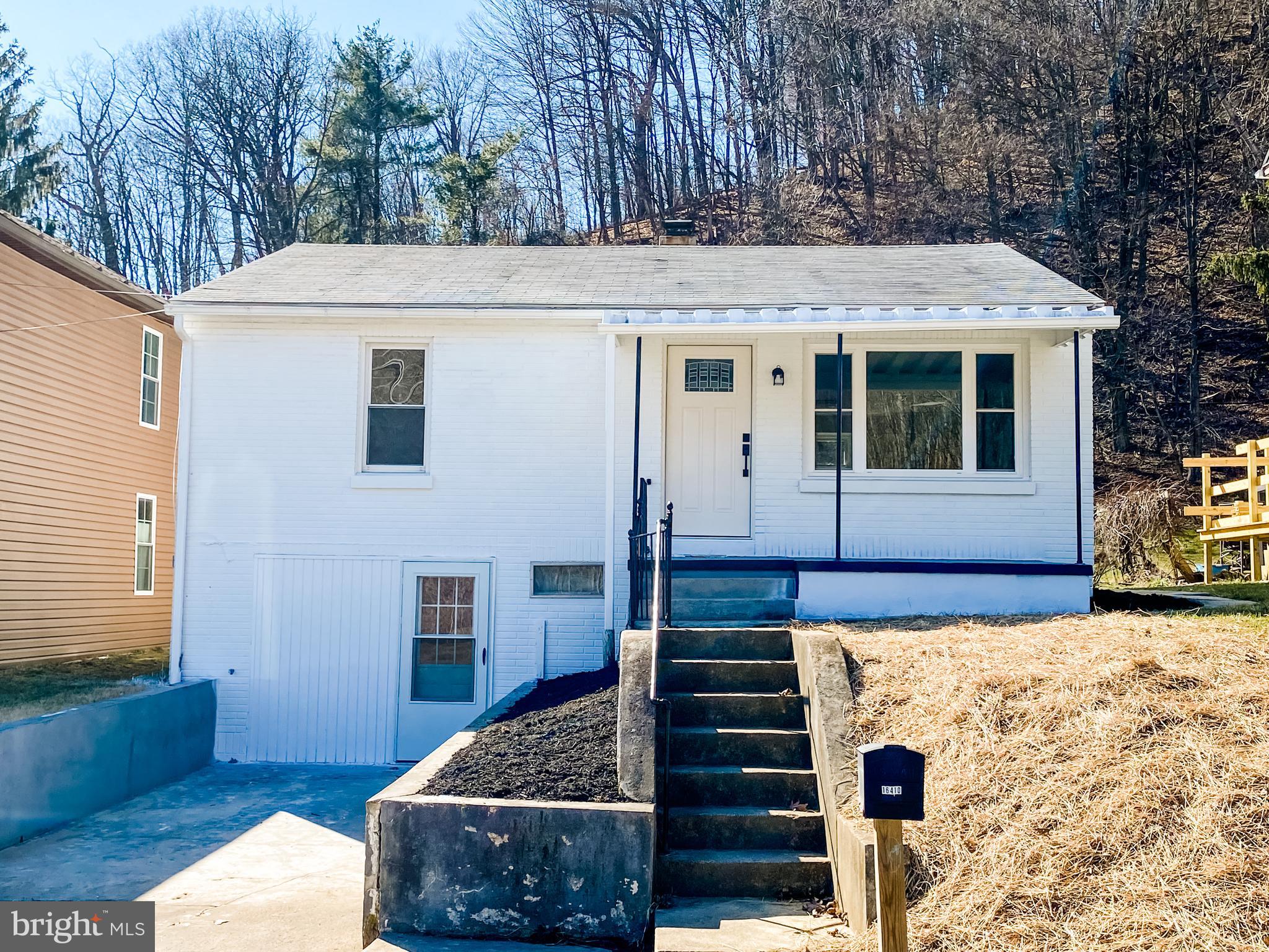 ECKHART MINES - Residential