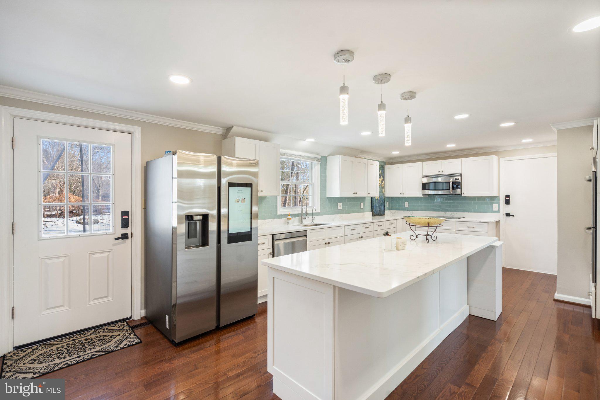 FALLS MANOR - Residential Lease