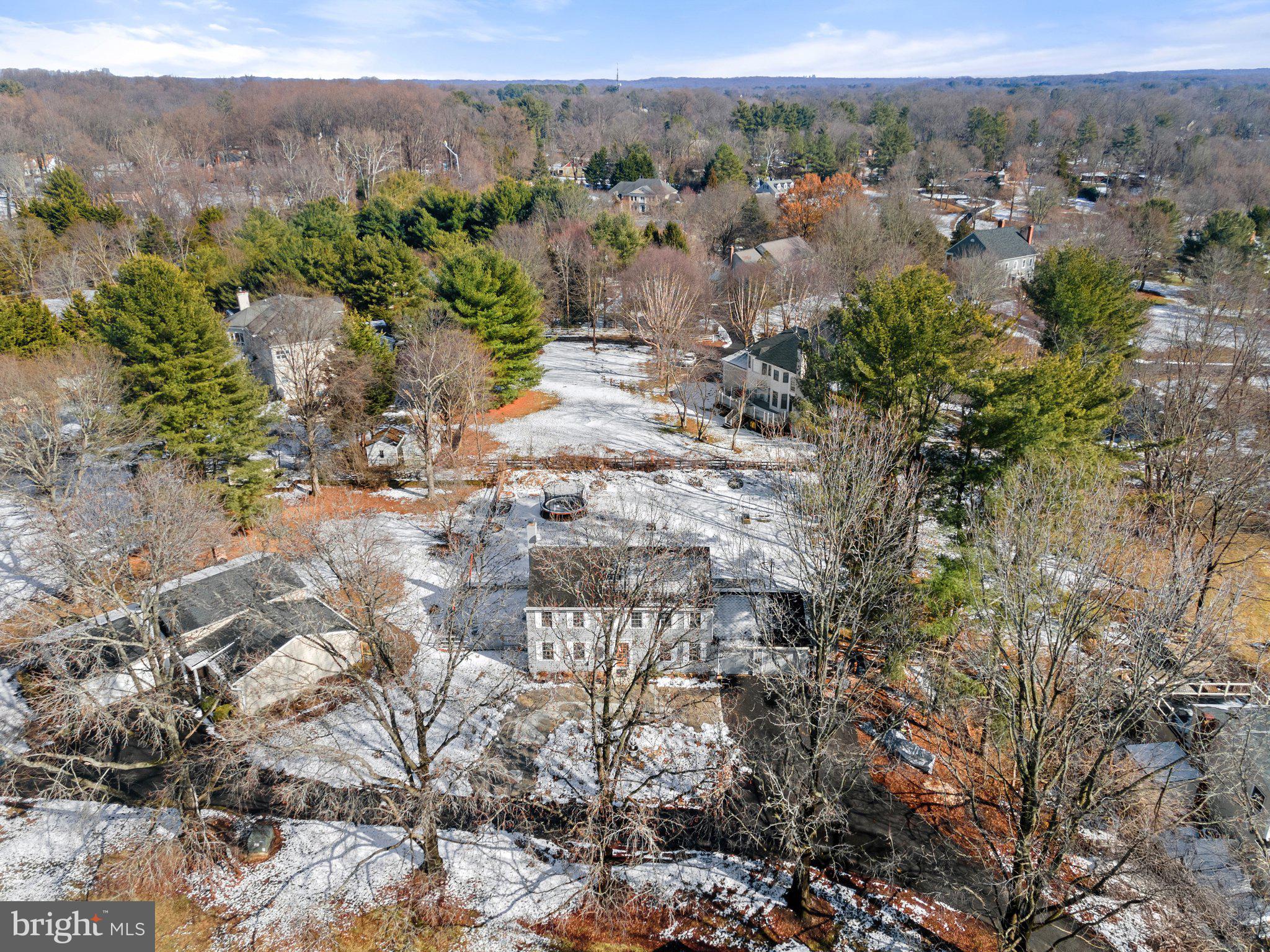 FALLS MANOR - Residential Lease