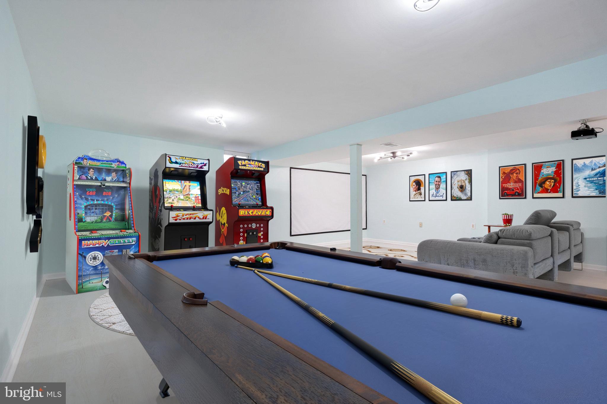 FALLS MANOR - Residential Lease