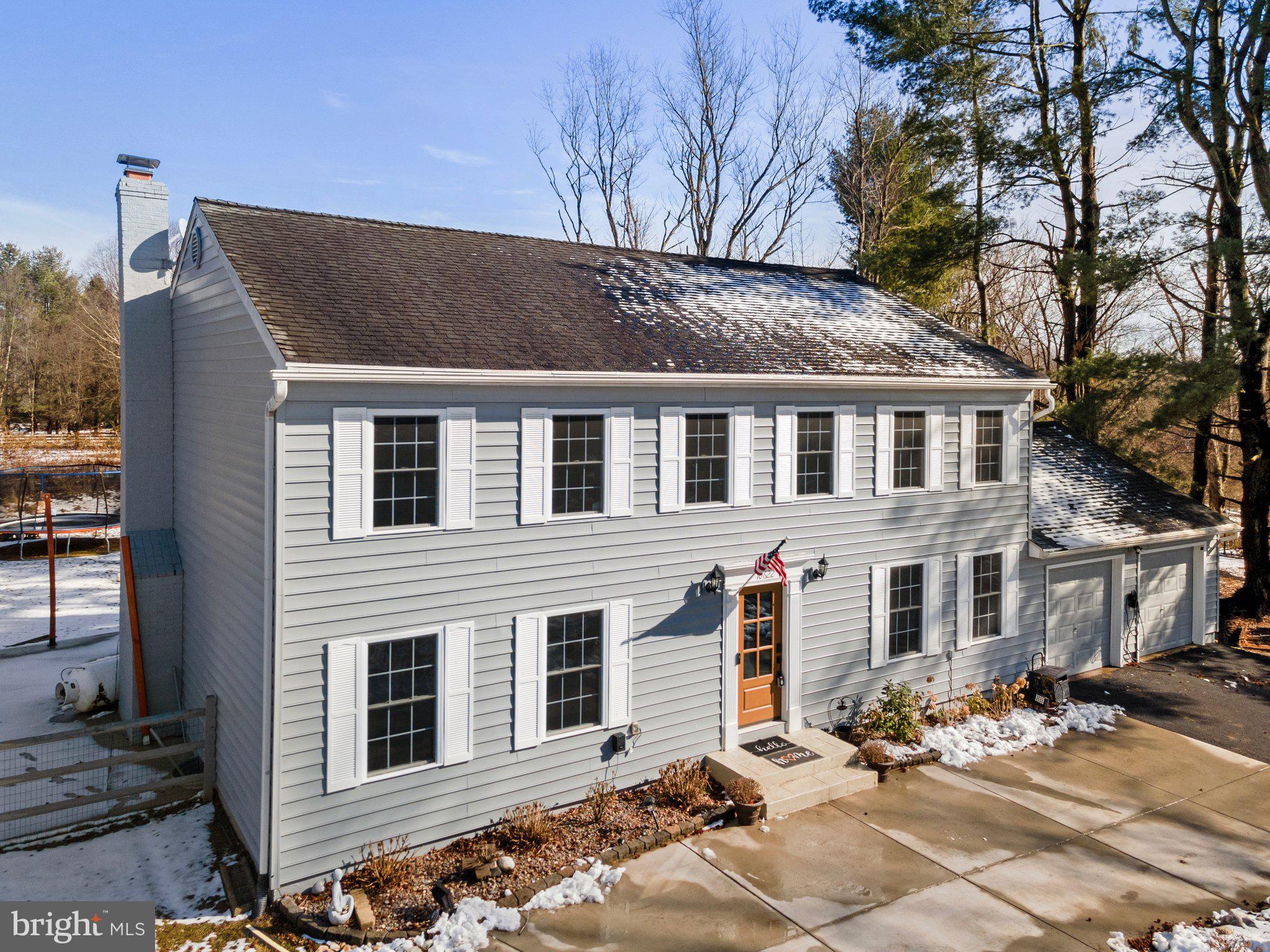 FALLS MANOR - Residential Lease