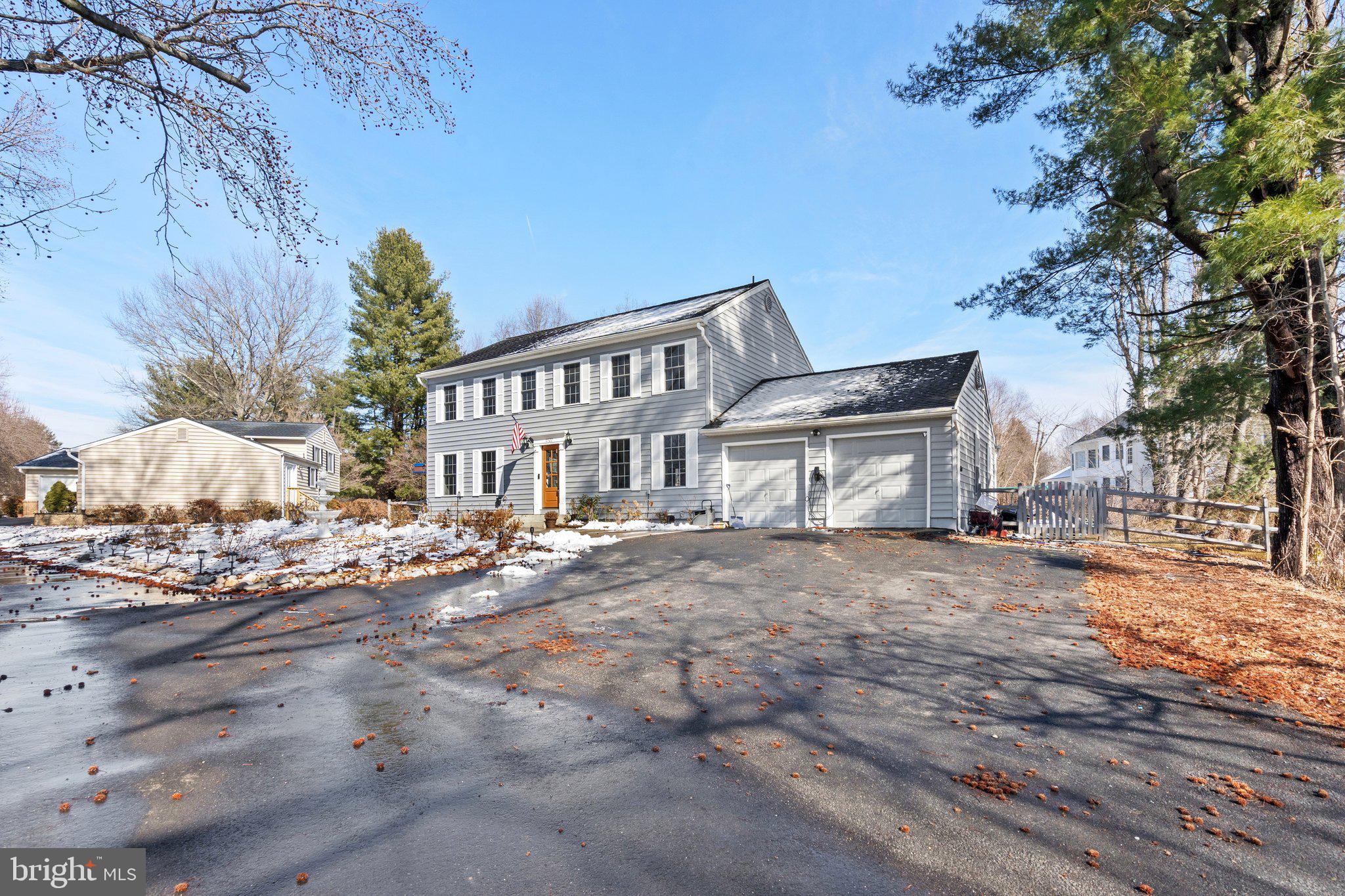 FALLS MANOR - Residential Lease