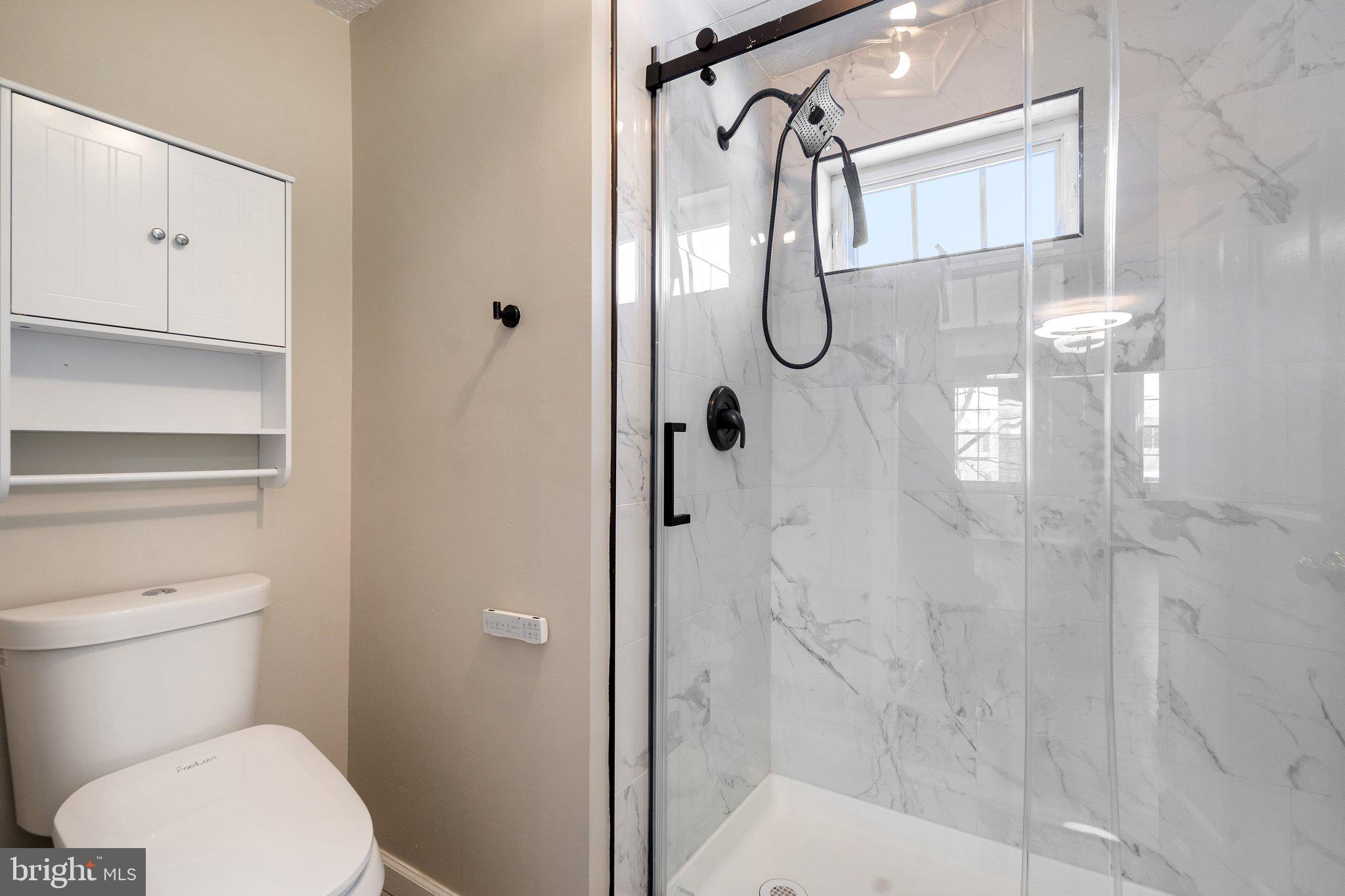 FALLS MANOR - Residential Lease