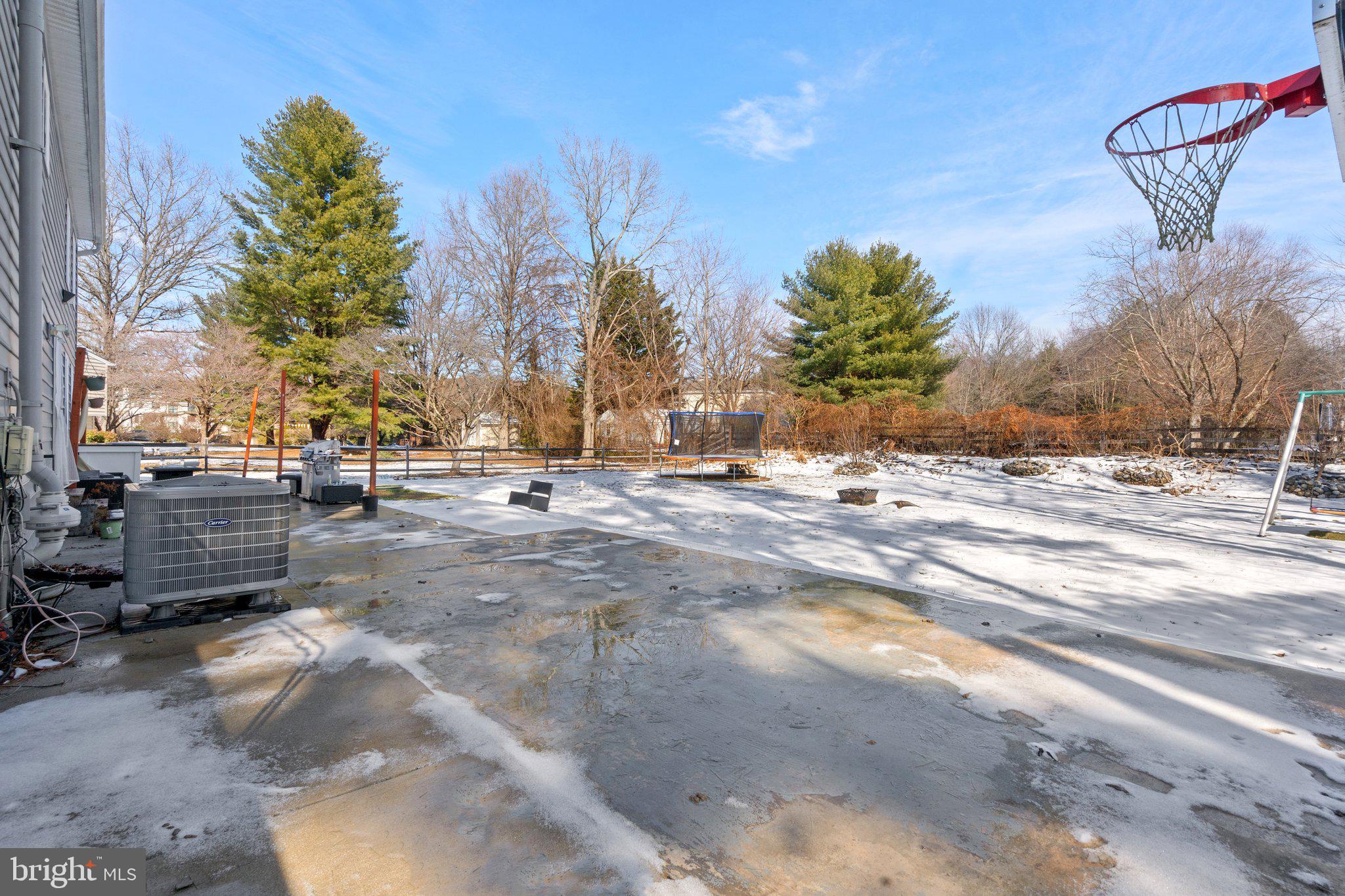 FALLS MANOR - Residential Lease