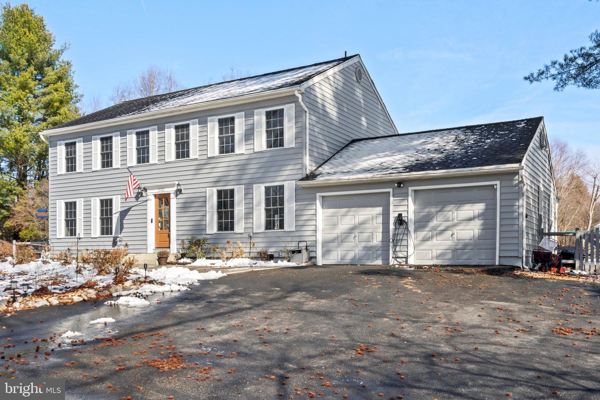 FALLS MANOR - Residential Lease