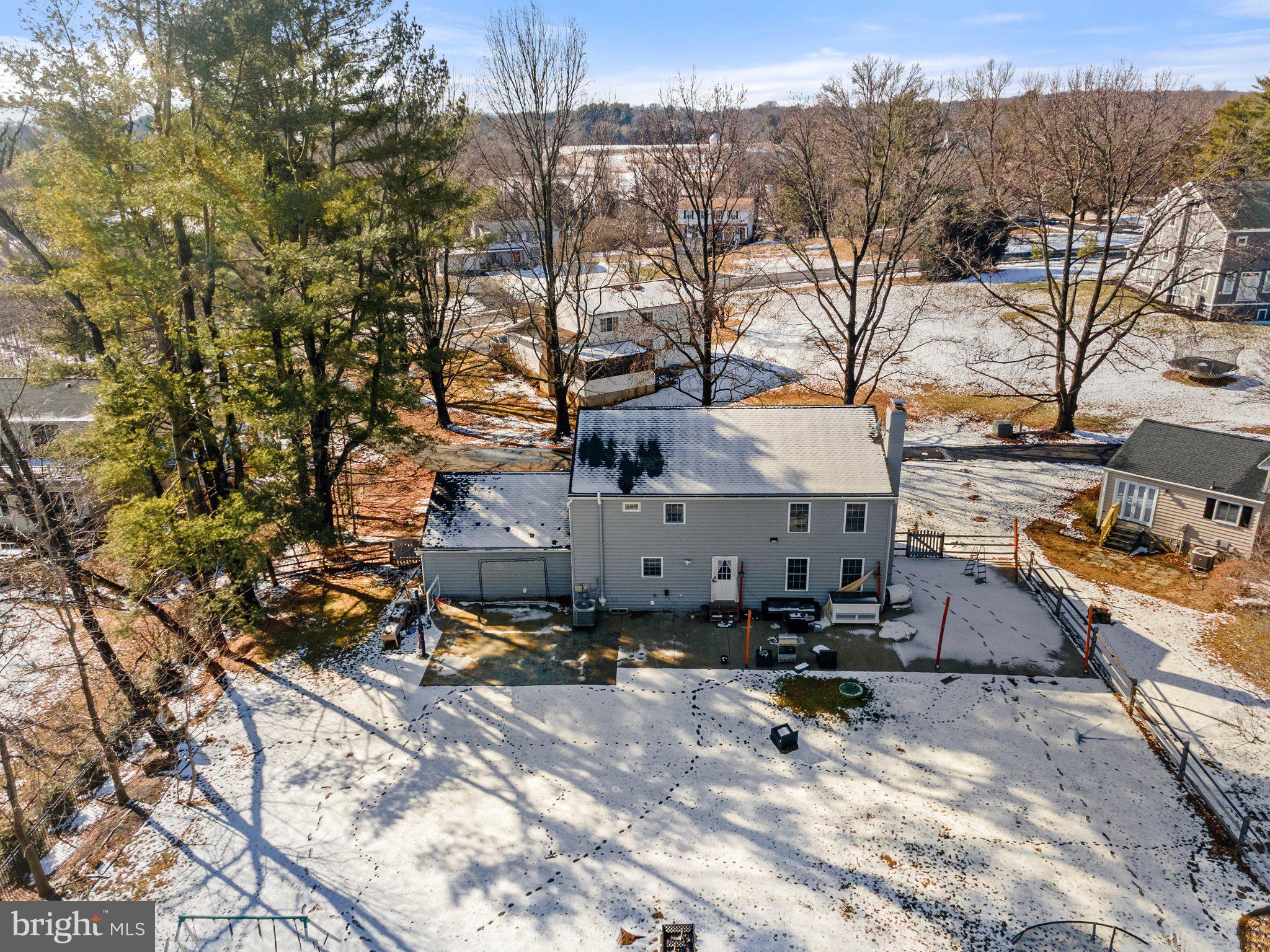 FALLS MANOR - Residential Lease