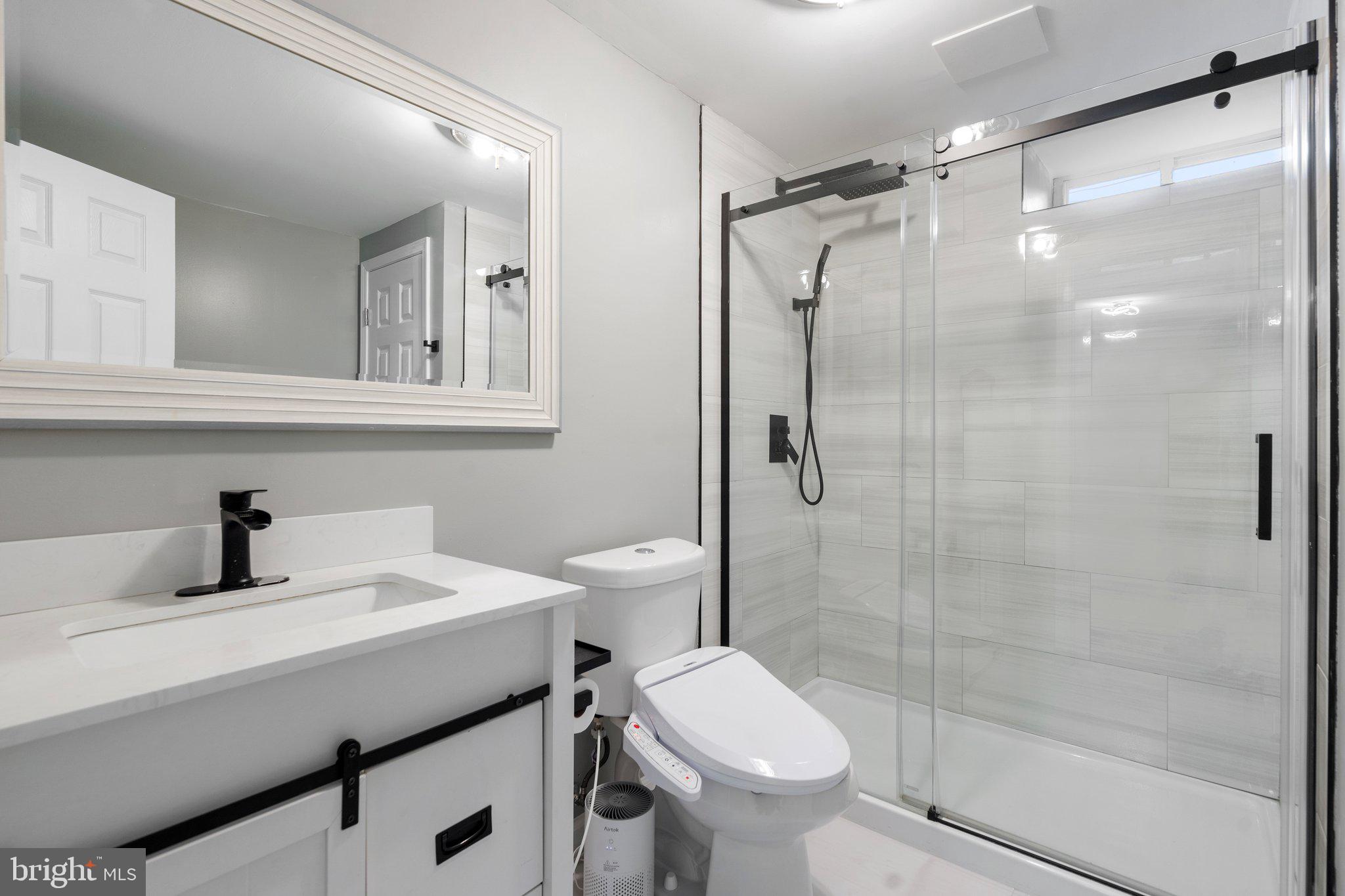 FALLS MANOR - Residential Lease