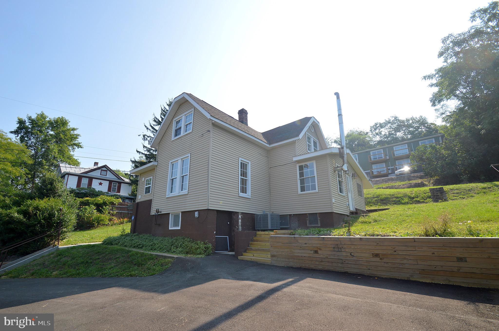 151 S LAUREL AVENUE