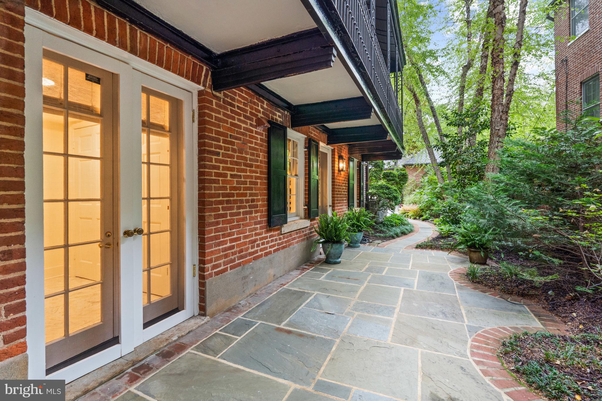 GEORGETOWN - Residential