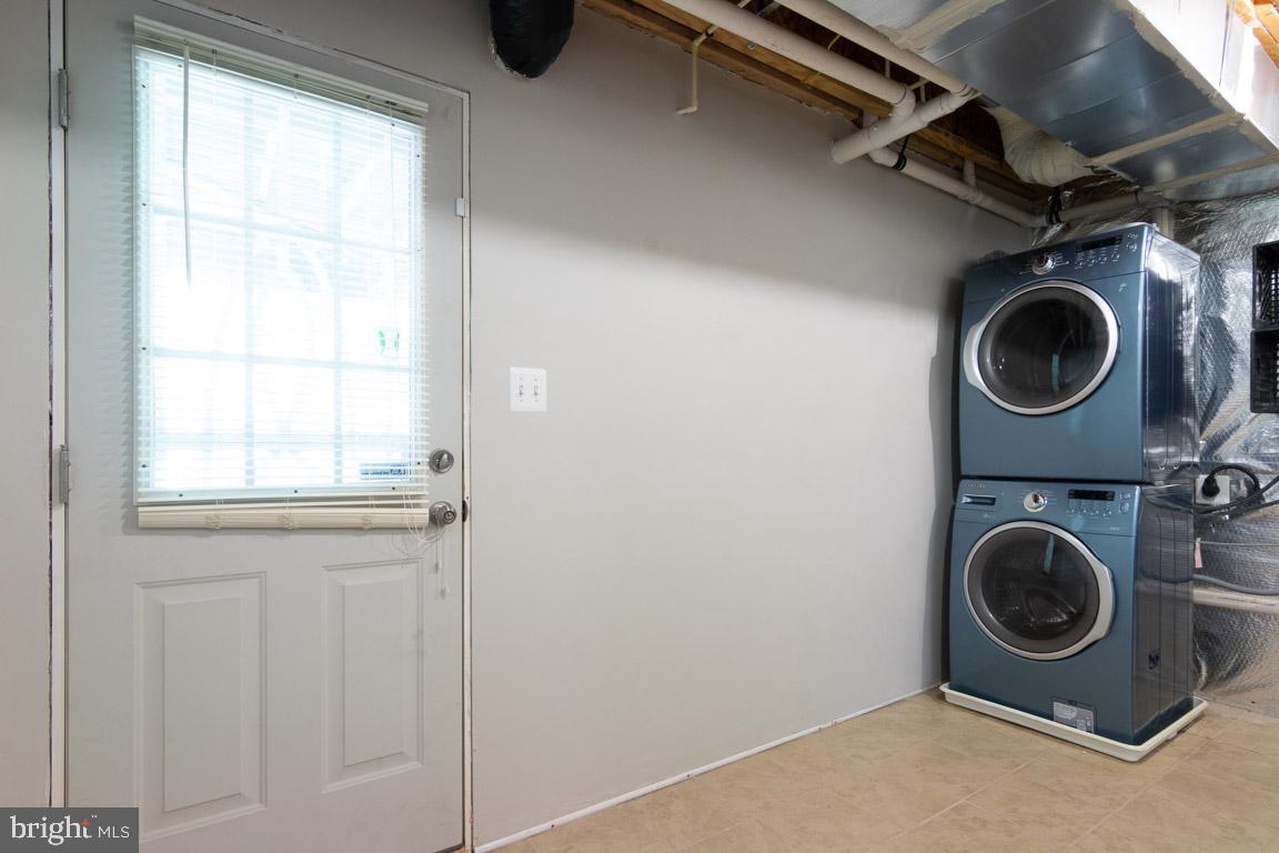 TANYARD SPRINGS - Residential Lease